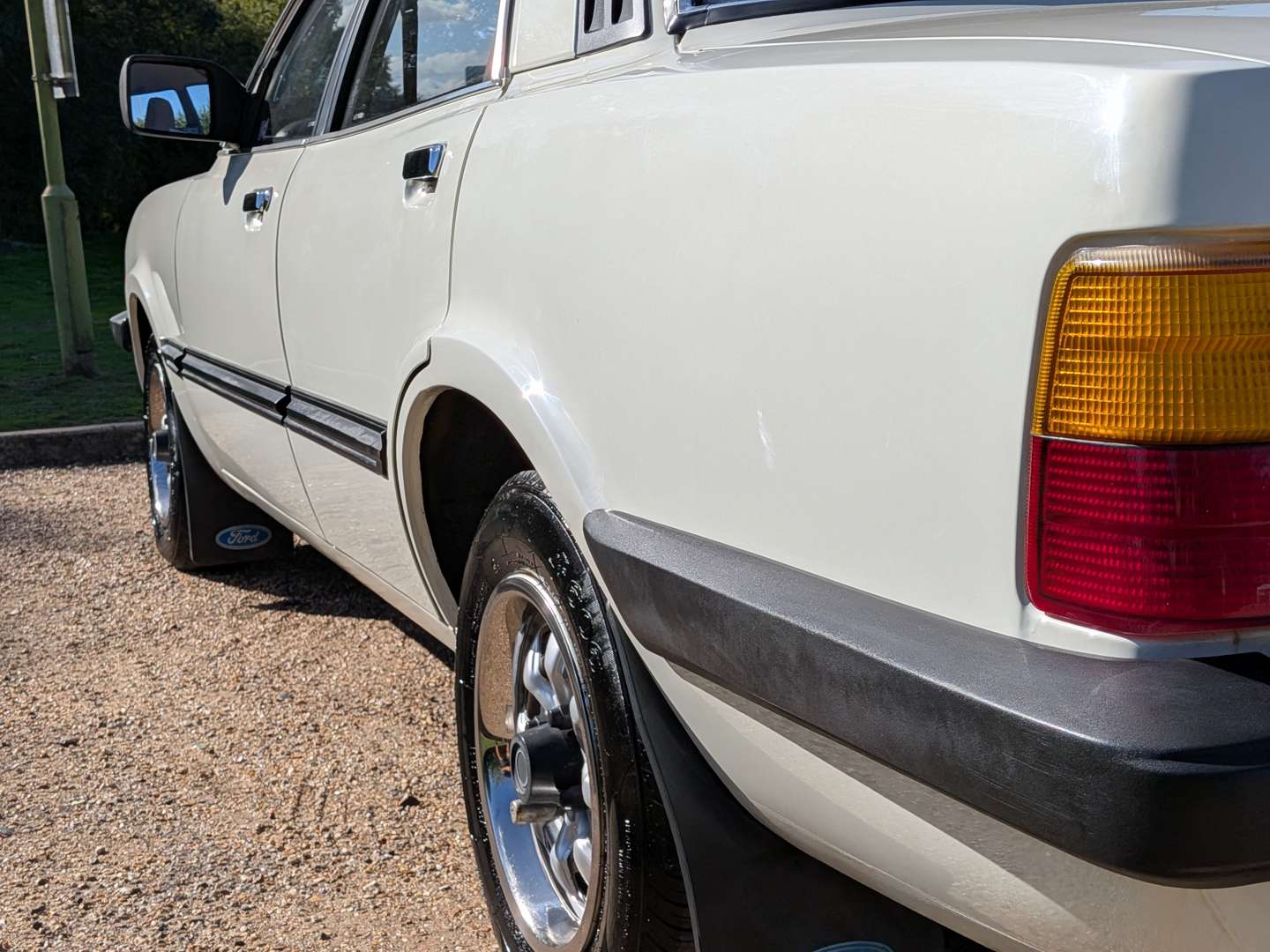 <p>1980 FORD CORTINA GL</p>