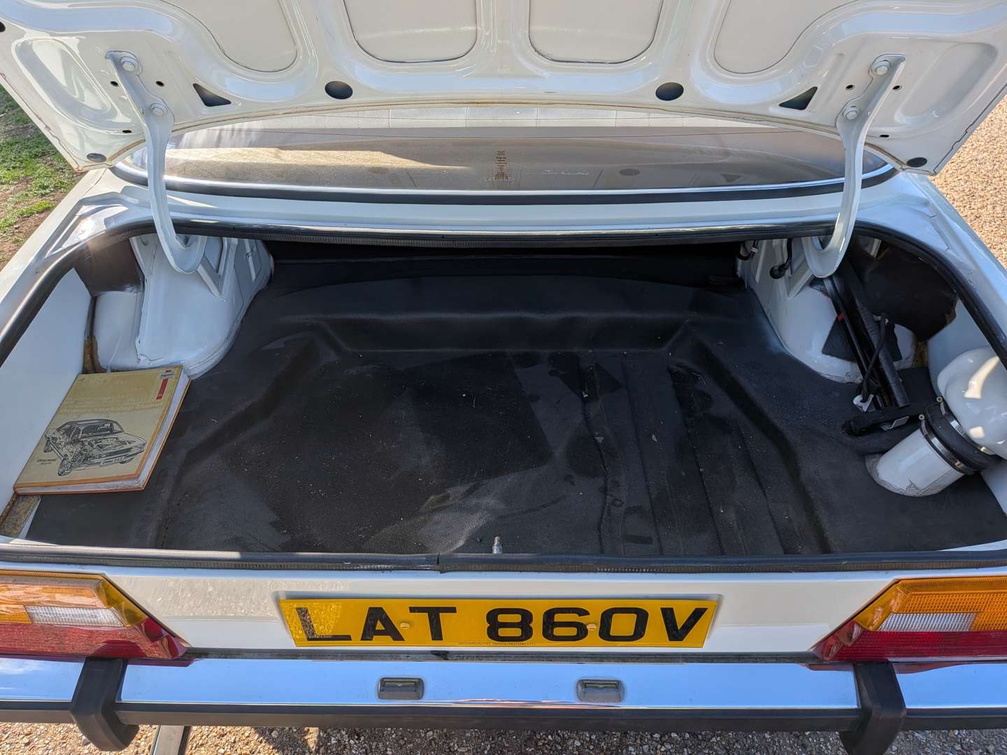 <p>1980 FORD CORTINA GL</p>
