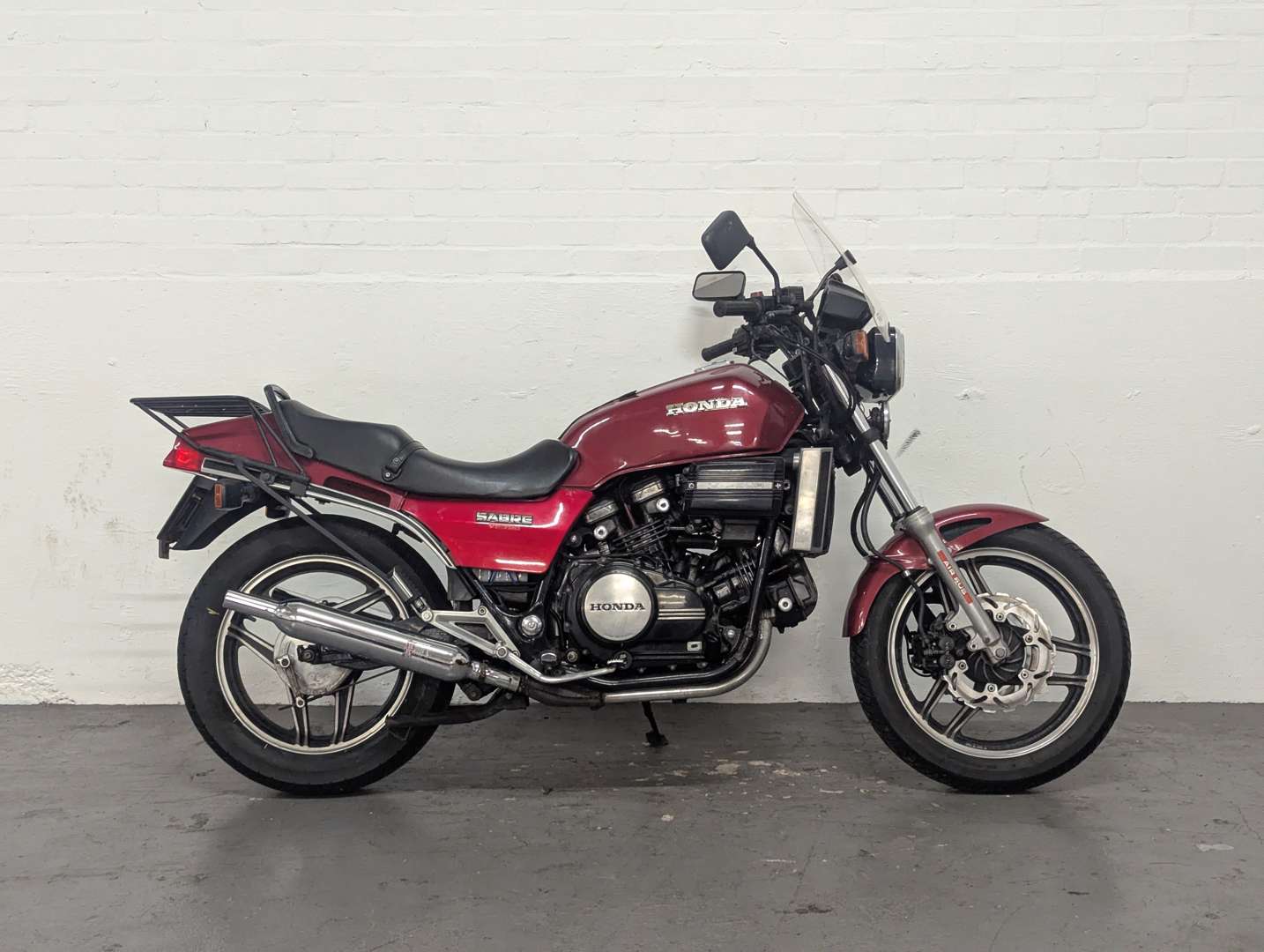 <p>1985 HONDA VF750 SABRE</p>