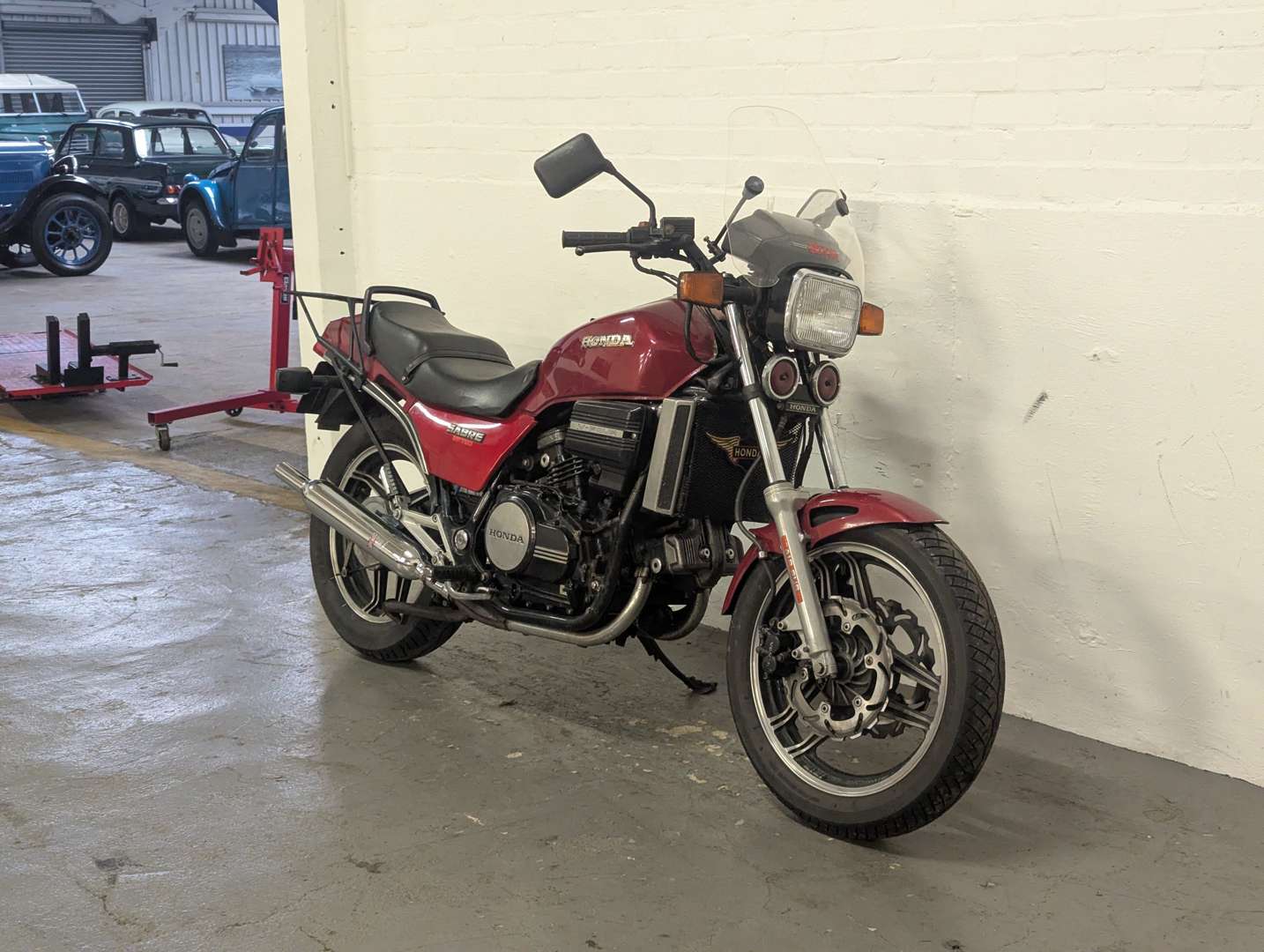 <p>1985 HONDA VF750 SABRE</p>