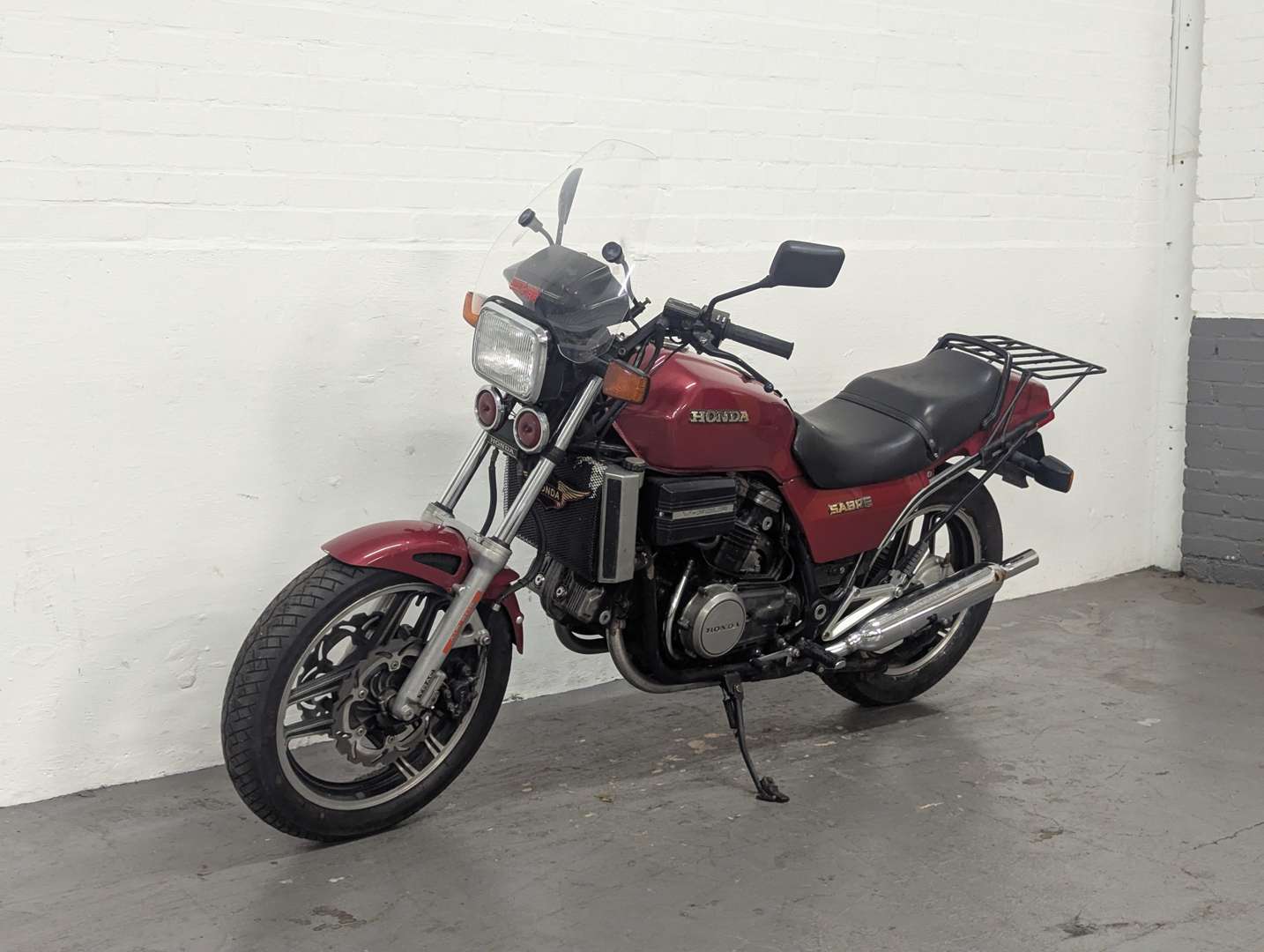 <p>1985 HONDA VF750 SABRE</p>