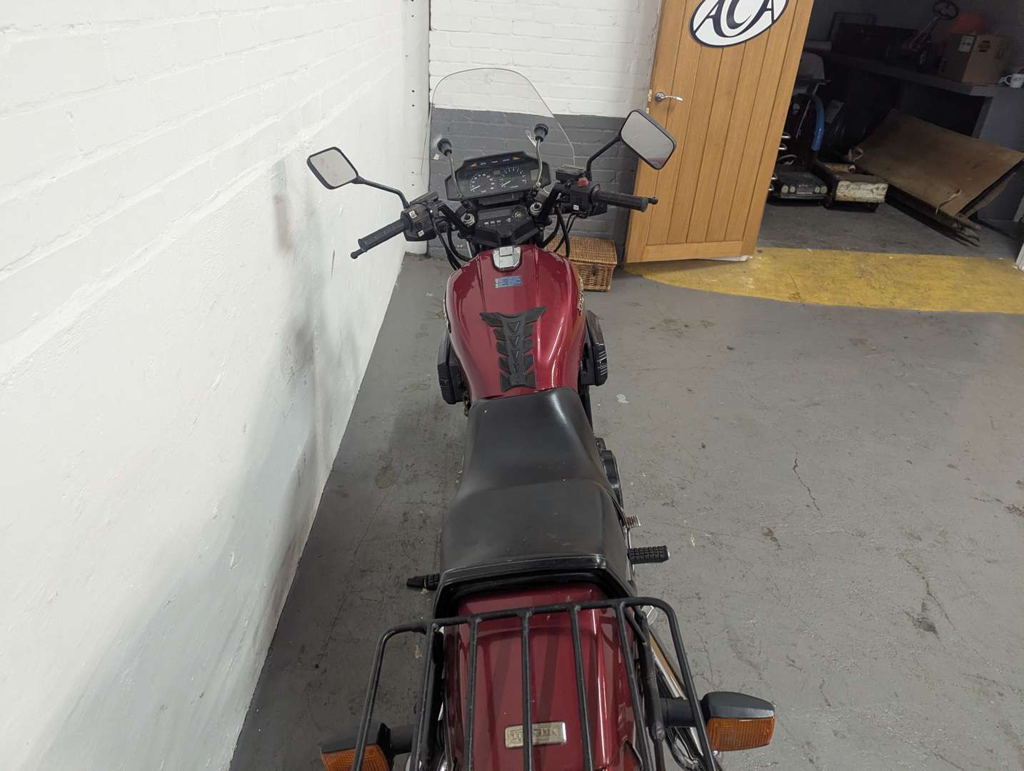 <p>1985 HONDA VF750 SABRE</p>