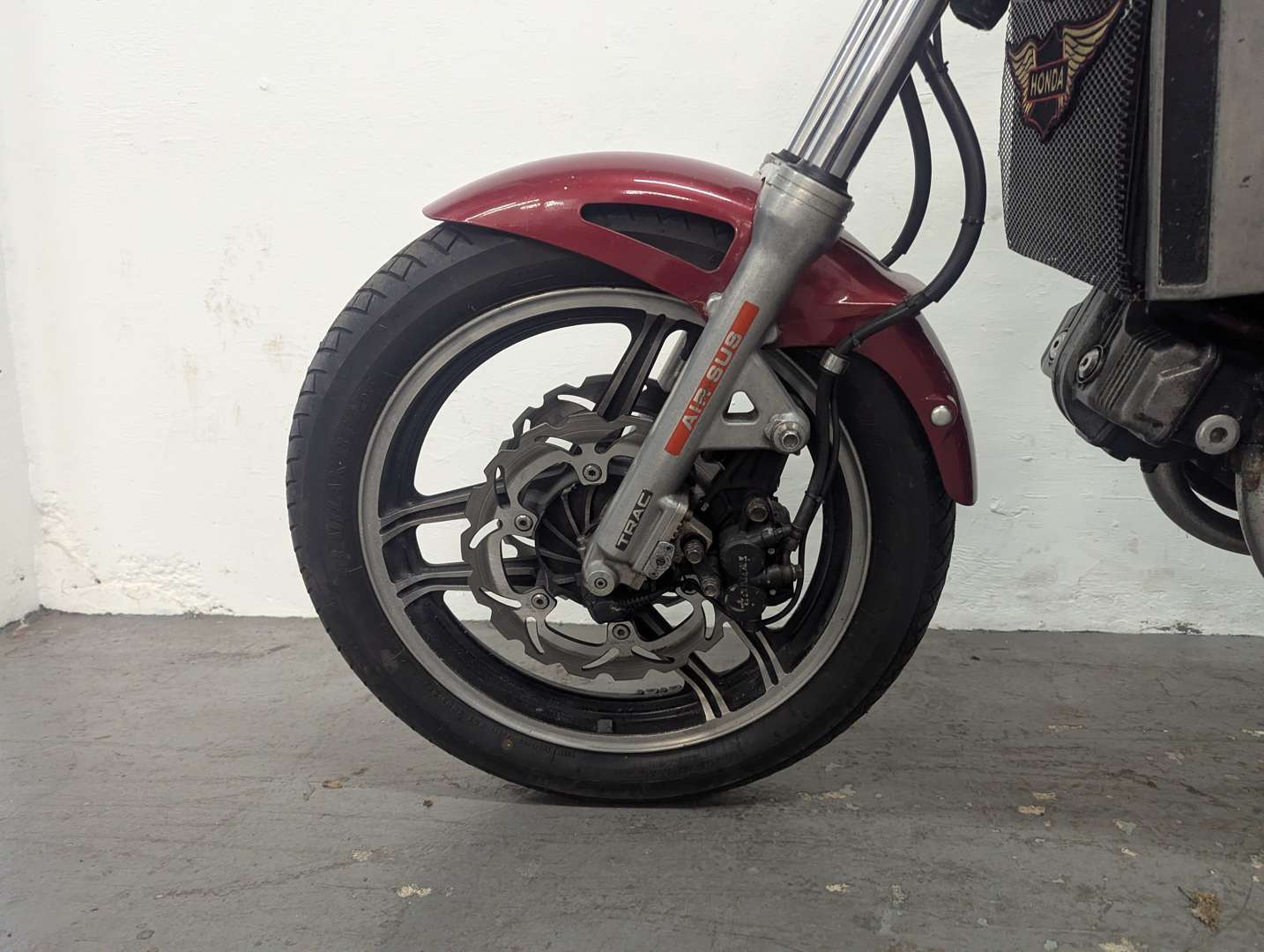 <p>1985 HONDA VF750 SABRE</p>