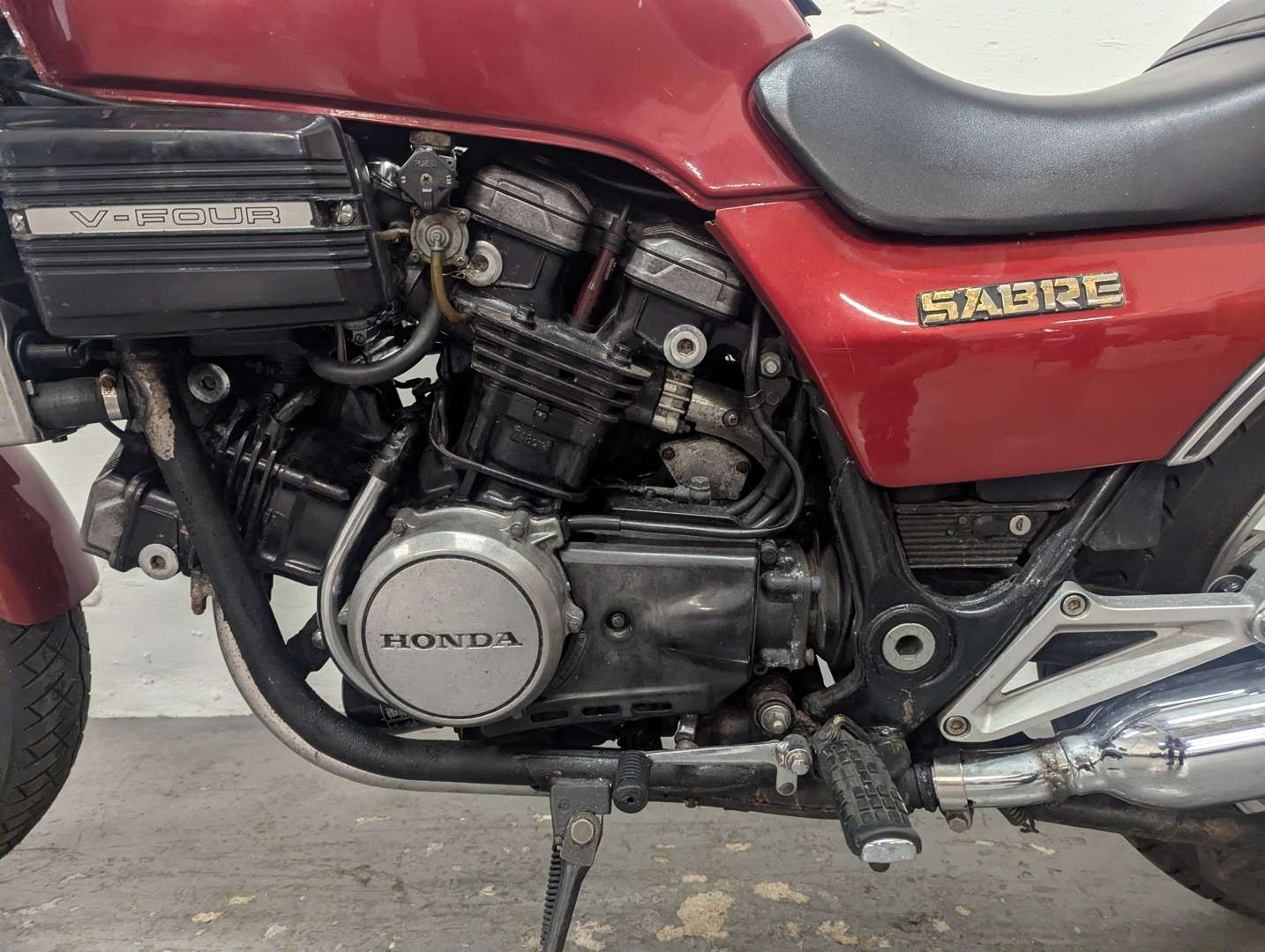 <p>1985 HONDA VF750 SABRE</p>