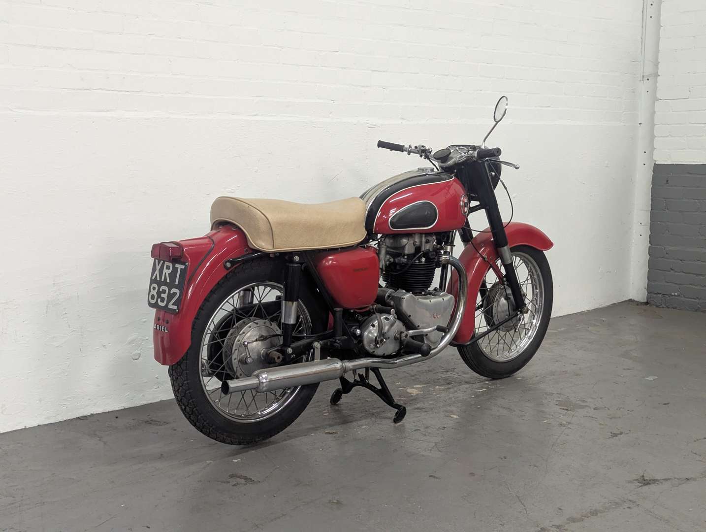 <p>1958 ARIEL HUNTSMASTER</p>