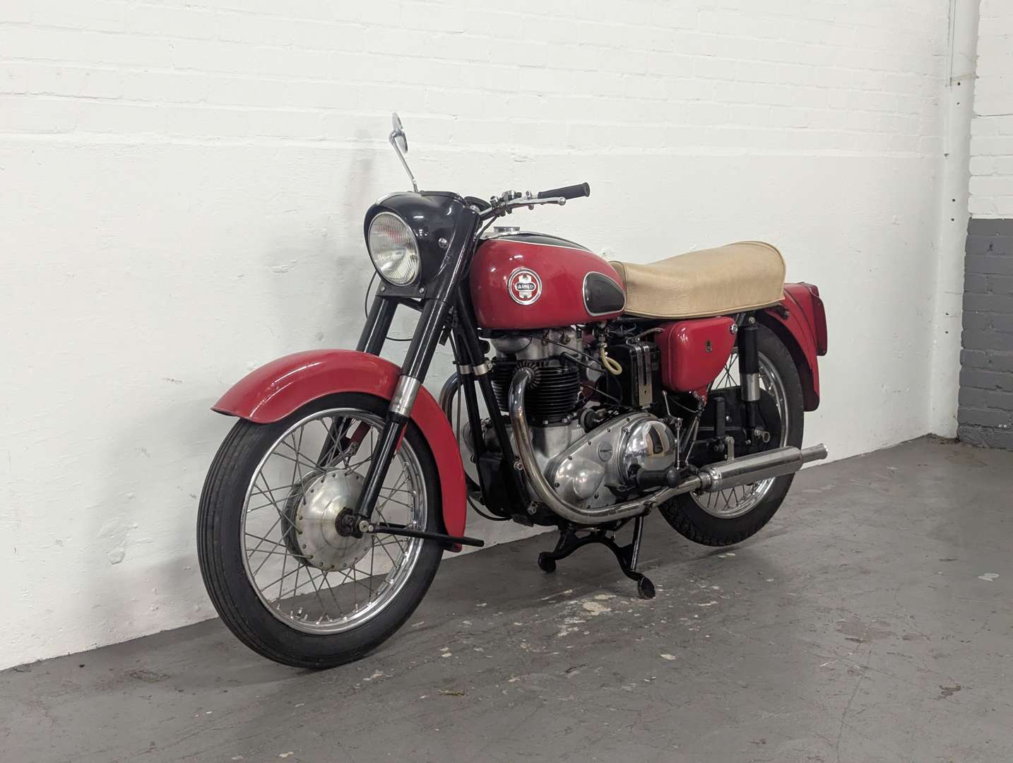 <p>1958 ARIEL HUNTSMASTER</p>