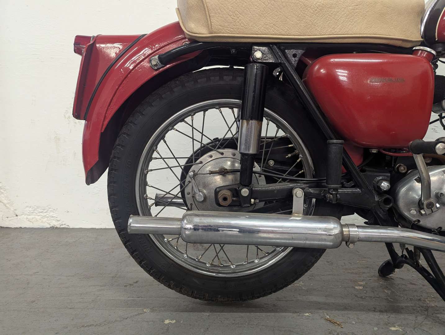 <p>1958 ARIEL HUNTSMASTER</p>