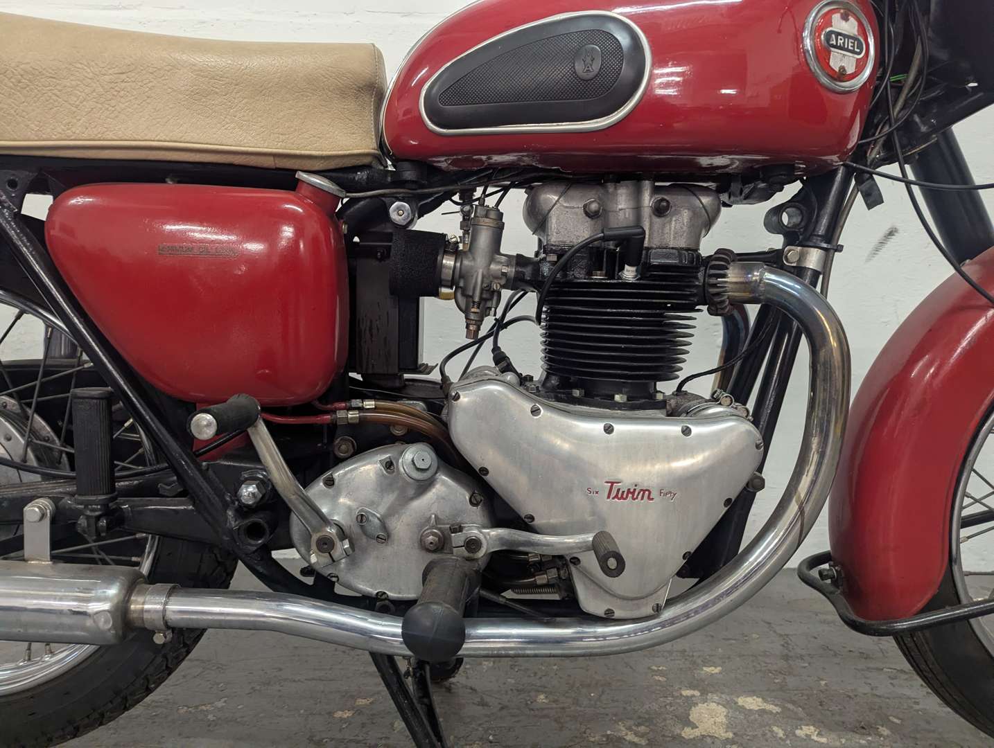 <p>1958 ARIEL HUNTSMASTER</p>
