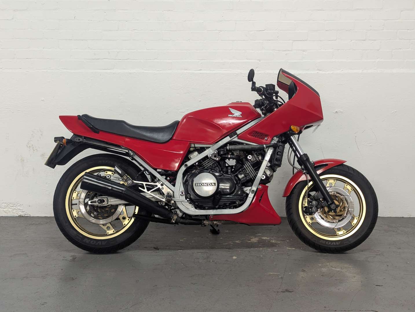 <p>1983 HONDA VF750FD</p>