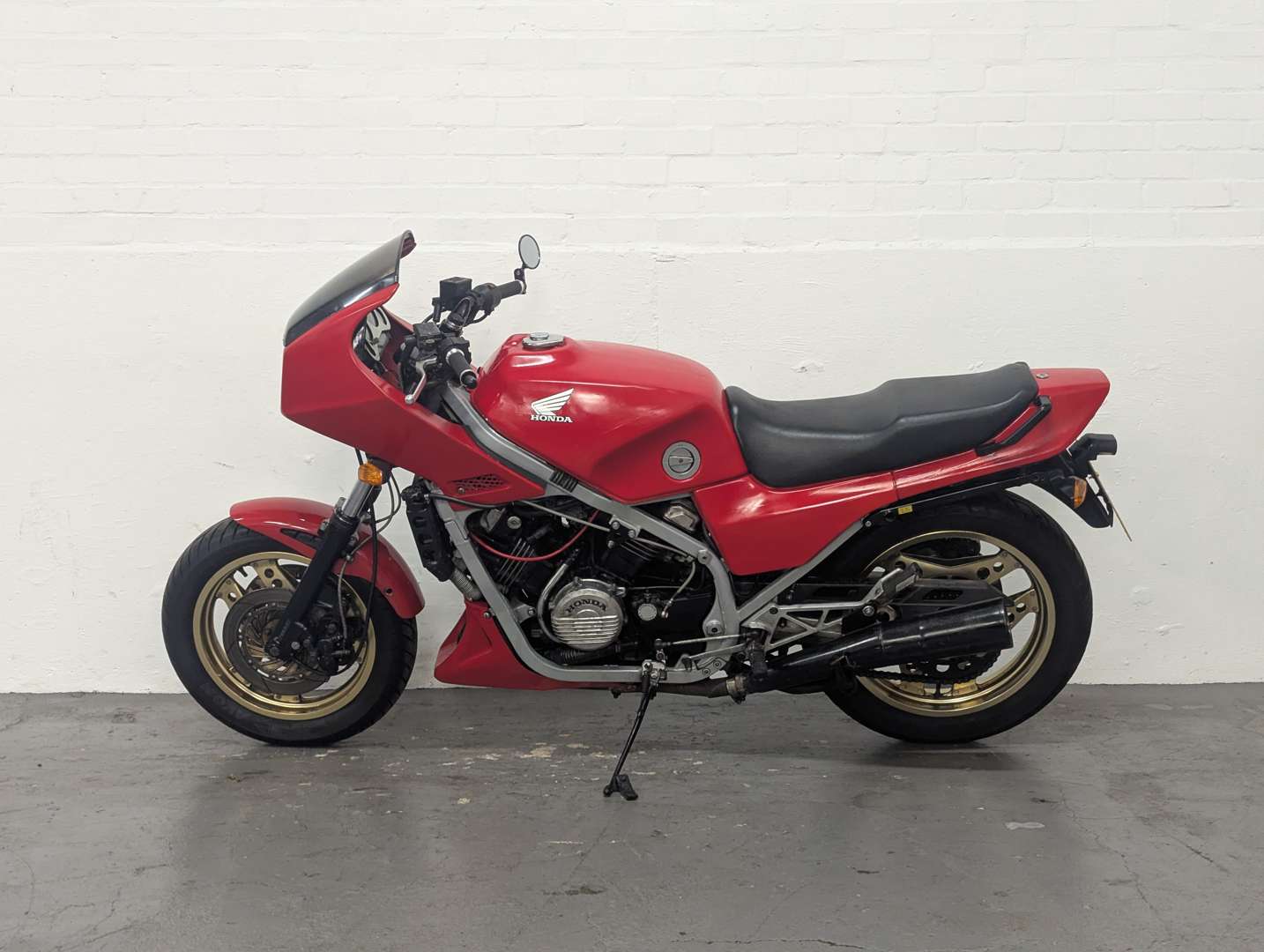 <p>1983 HONDA VF750FD</p>