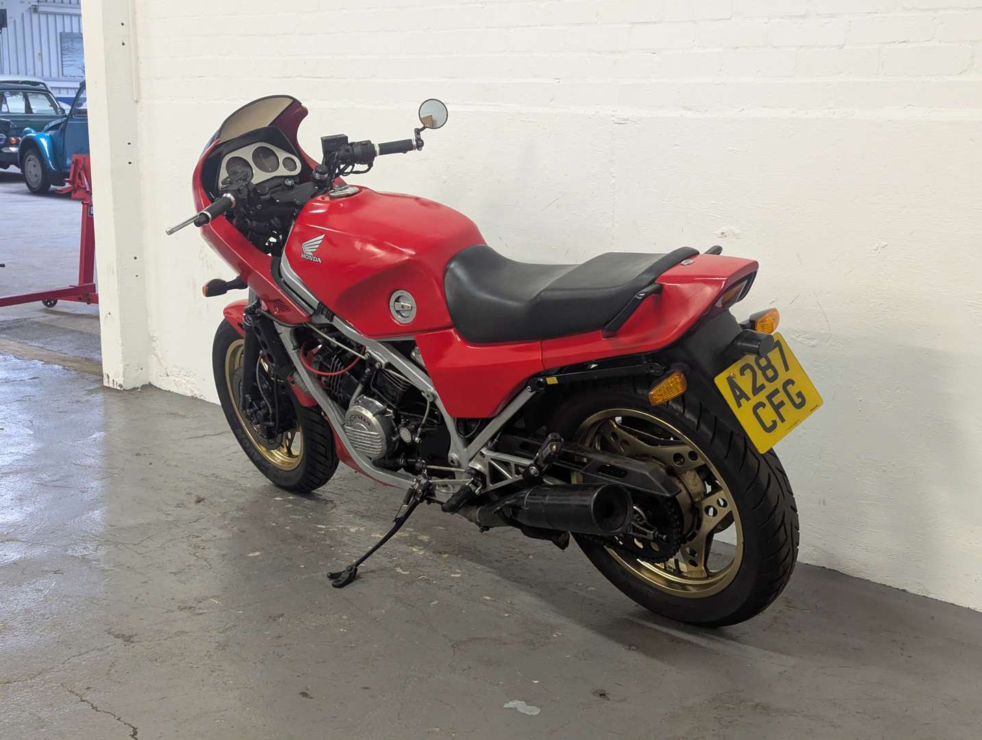 <p>1983 HONDA VF750FD</p>