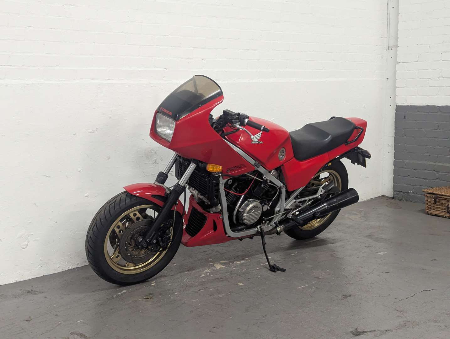 <p>1983 HONDA VF750FD</p>