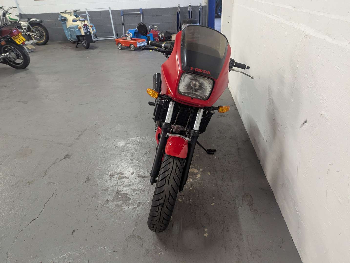 <p>1983 HONDA VF750FD</p>