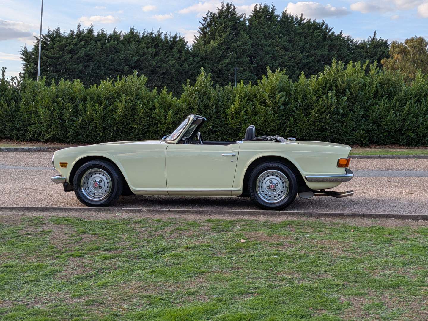 <p>1974 TRIUMPH TR6</p>