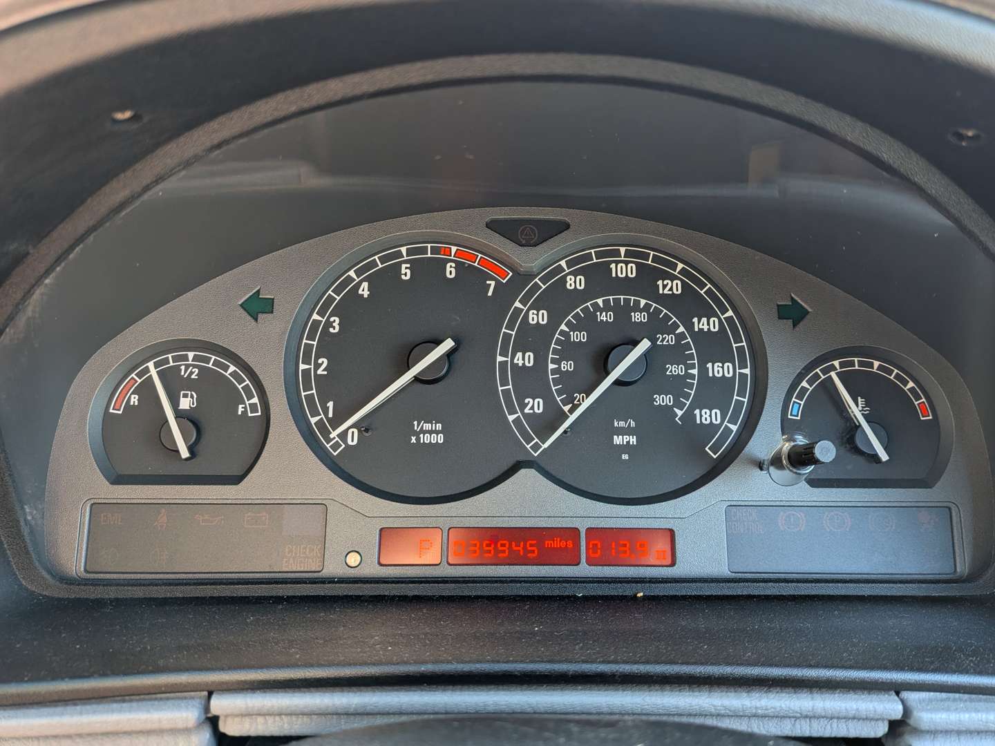 <p>1998 BMW E31 840CI AUTO</p>