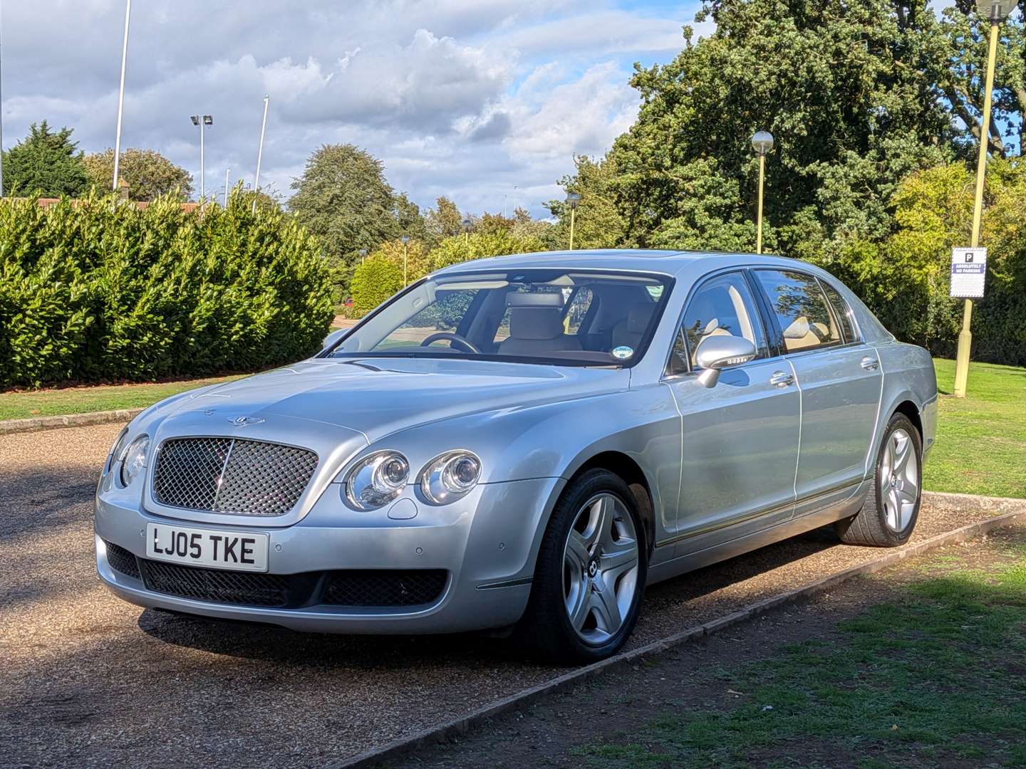 <p>2005 BENTLEY CONTINENTAL 6.0 W12 FLYING SPUR</p>