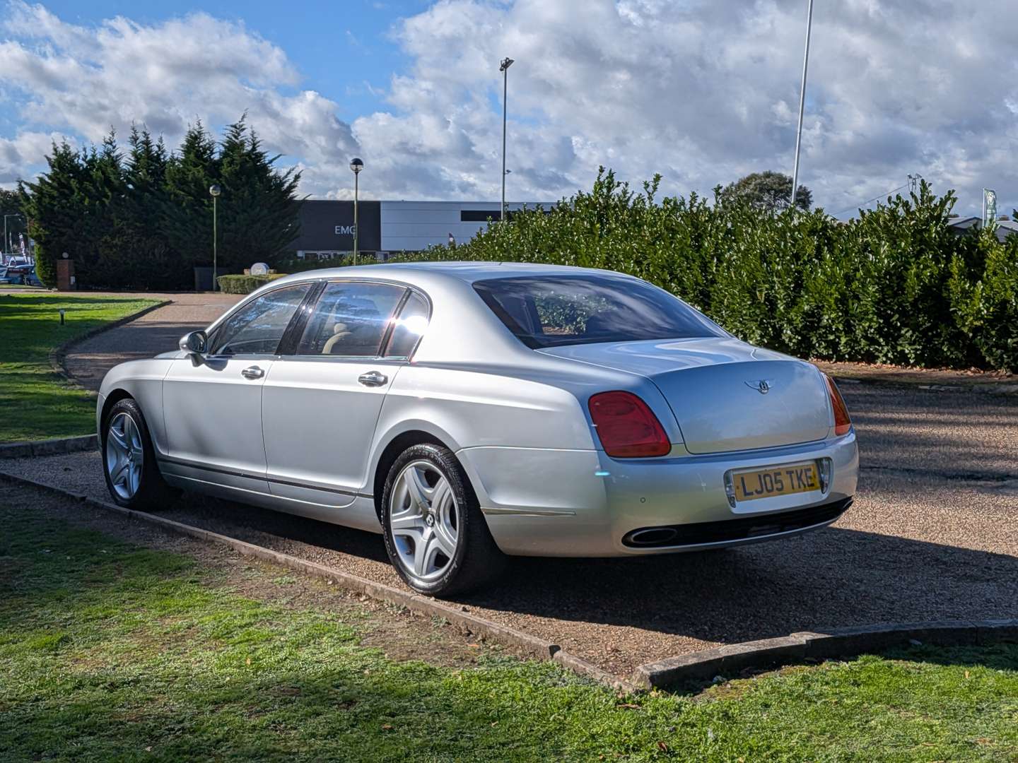 <p>2005 BENTLEY CONTINENTAL 6.0 W12 FLYING SPUR</p>