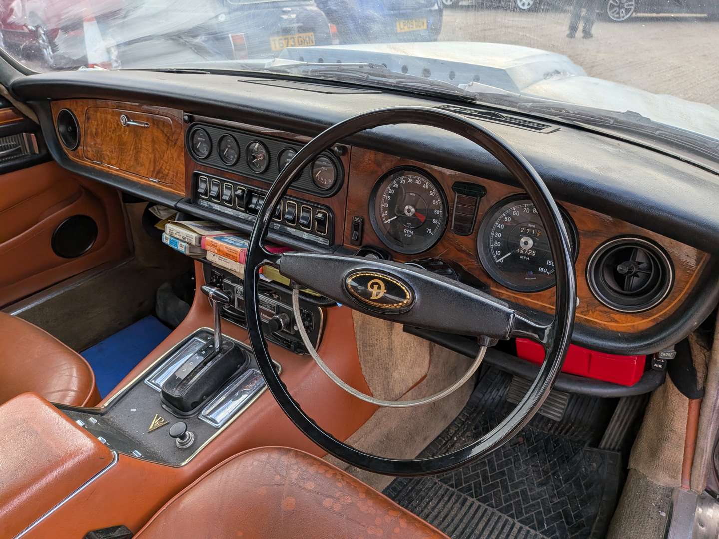 <p>1973 DAIMLER DOUBLE SIX AUTO</p>