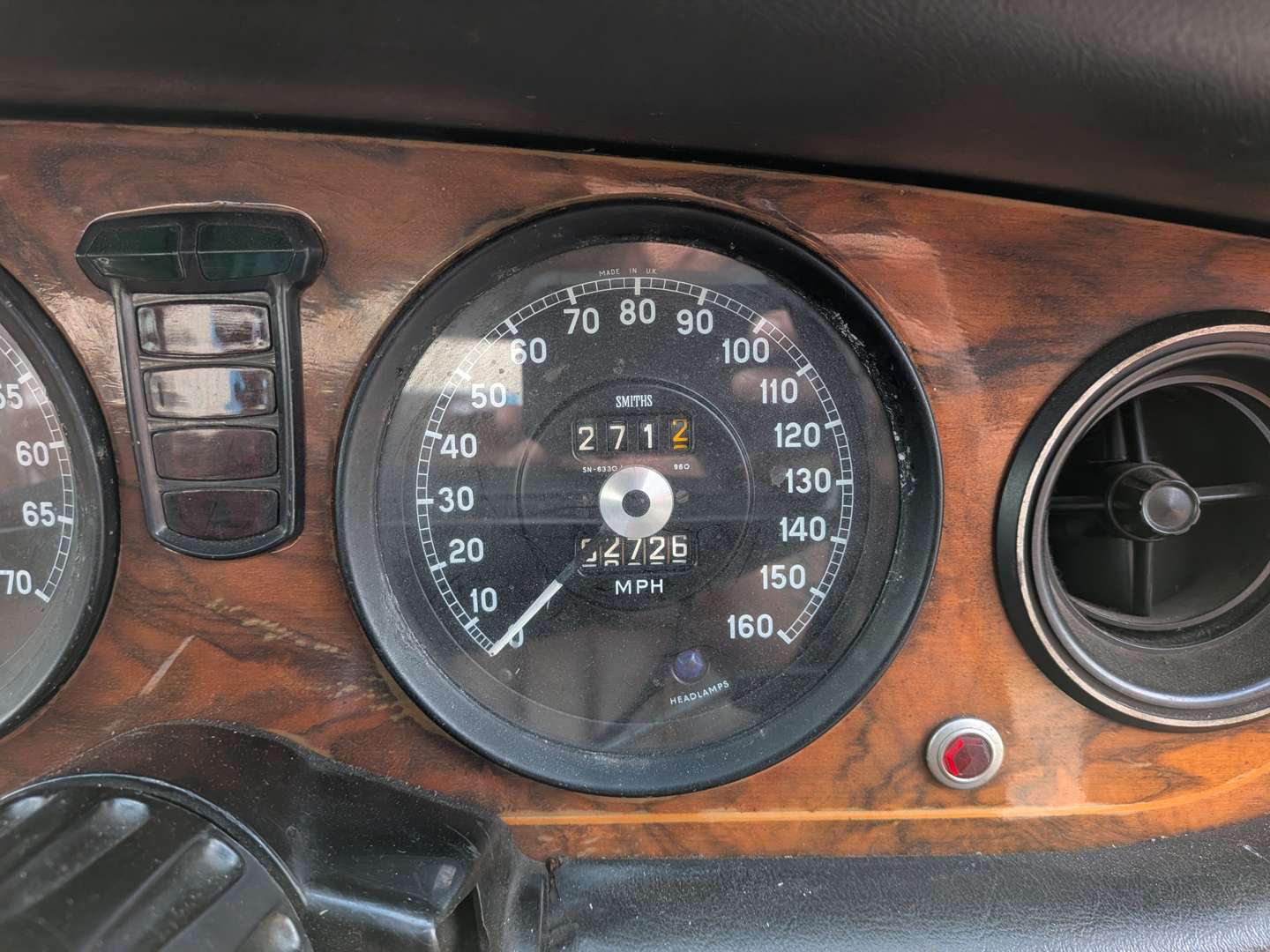 <p>1973 DAIMLER DOUBLE SIX AUTO</p>