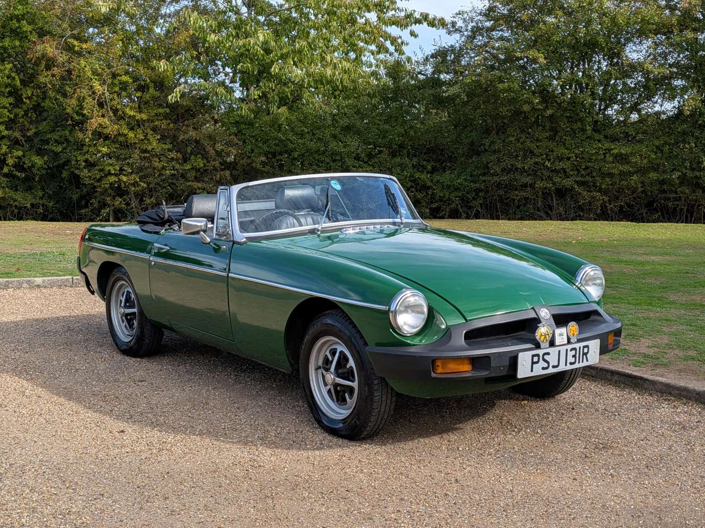 <p>1977 MG B ROADSTER</p>