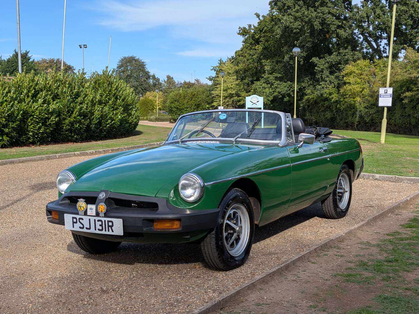 <p>1977 MG B ROADSTER</p>