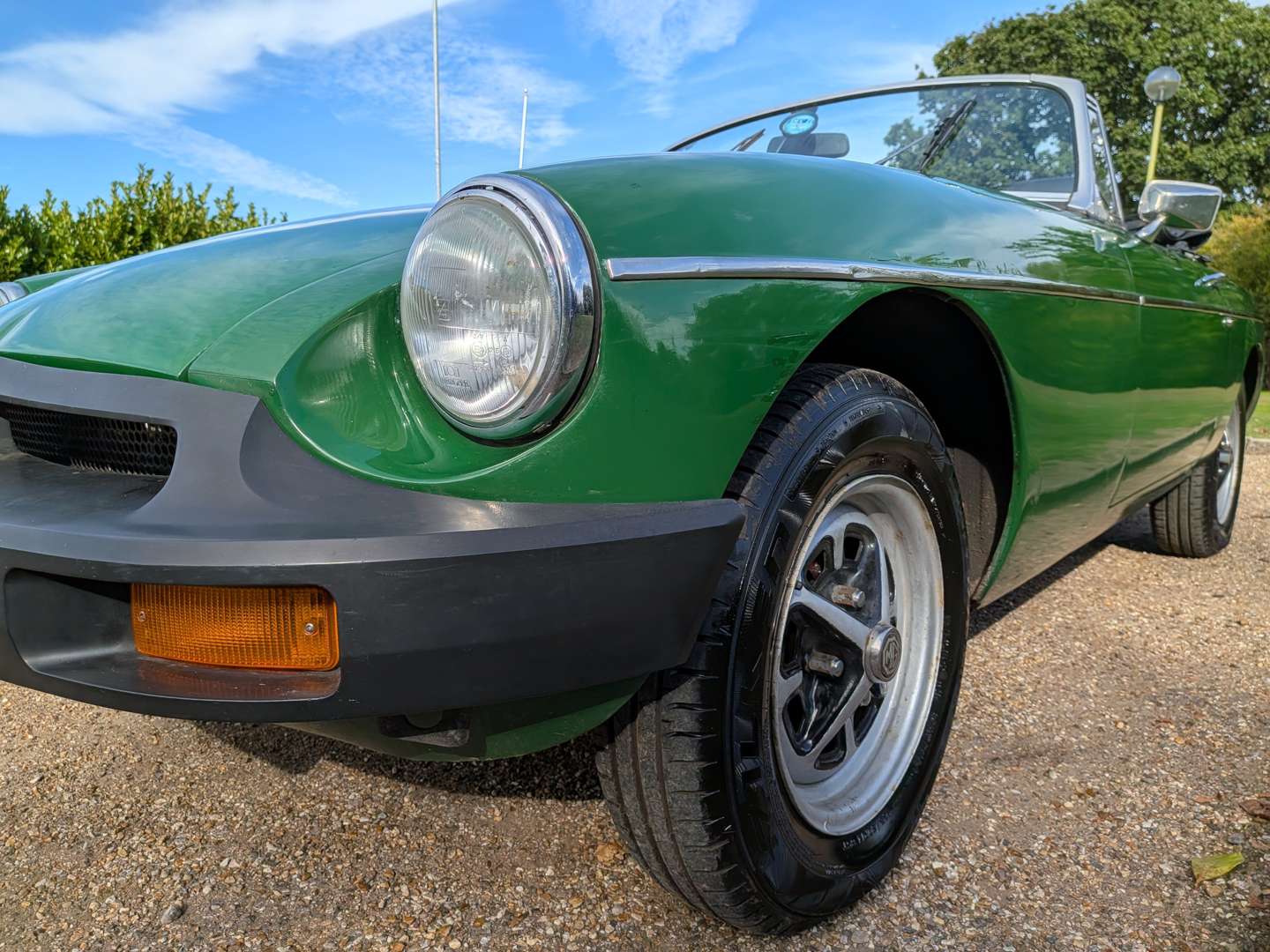 <p>1977 MG B ROADSTER</p>