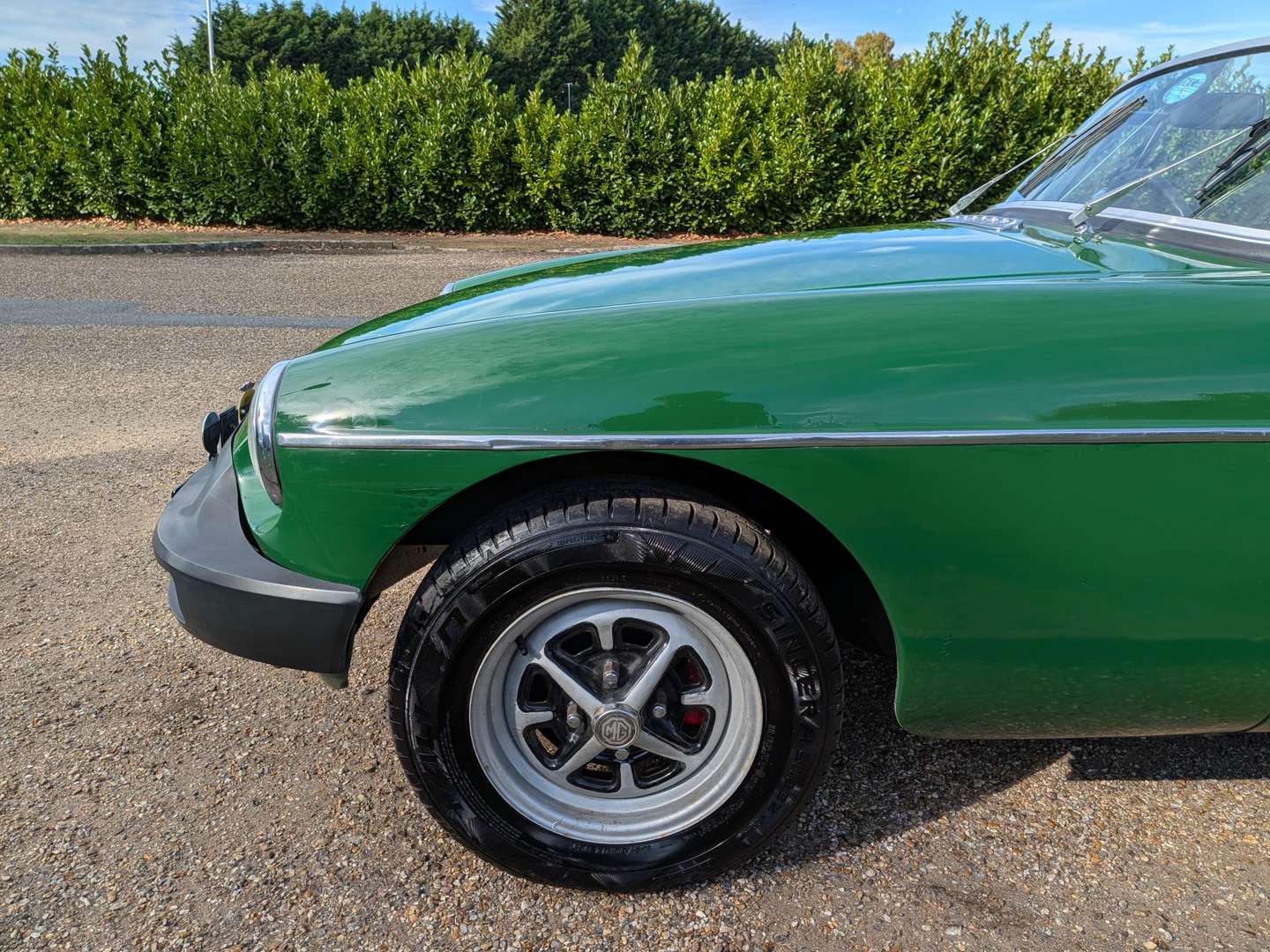 <p>1977 MG B ROADSTER</p>