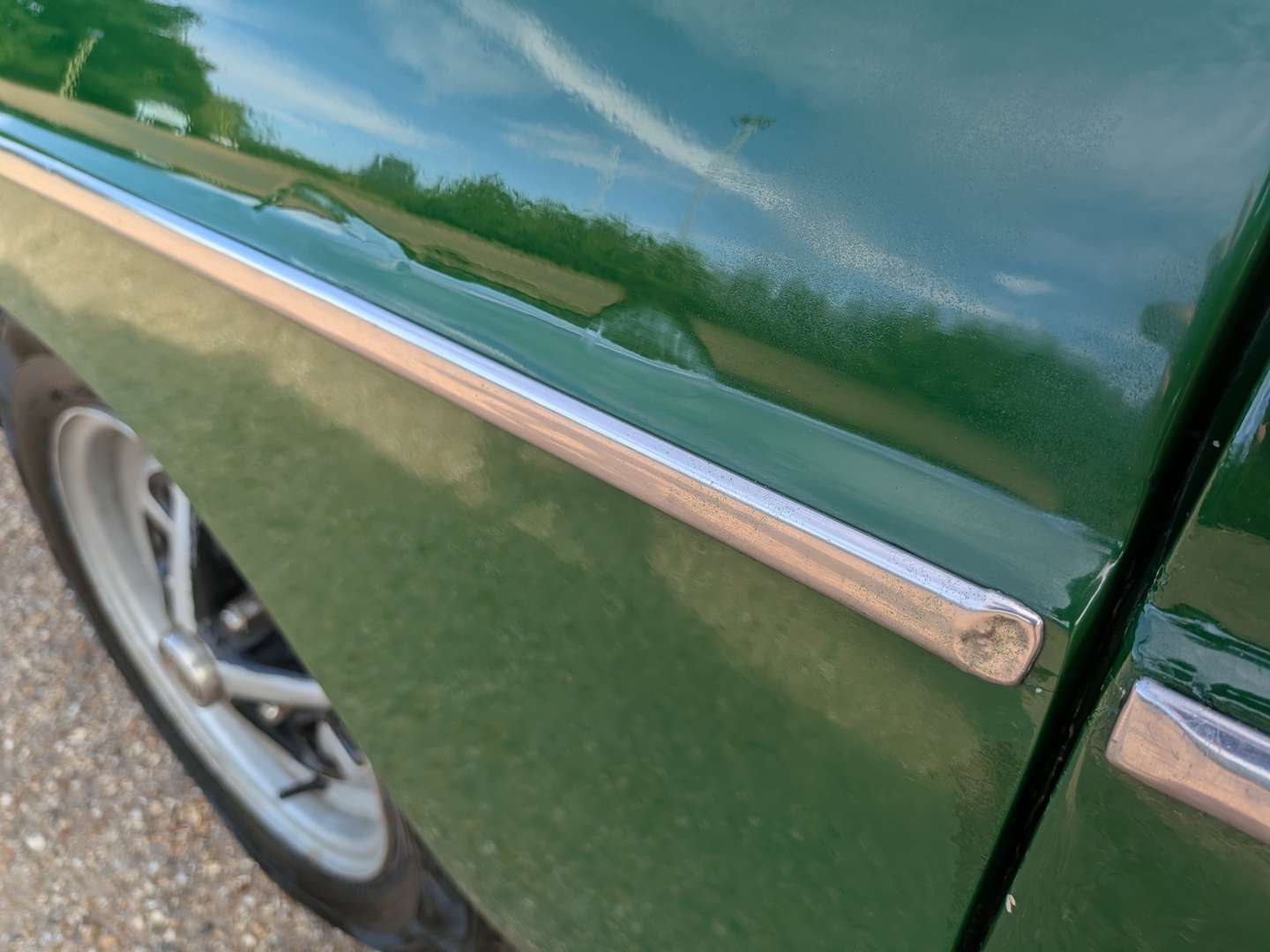 <p>1977 MG B ROADSTER</p>