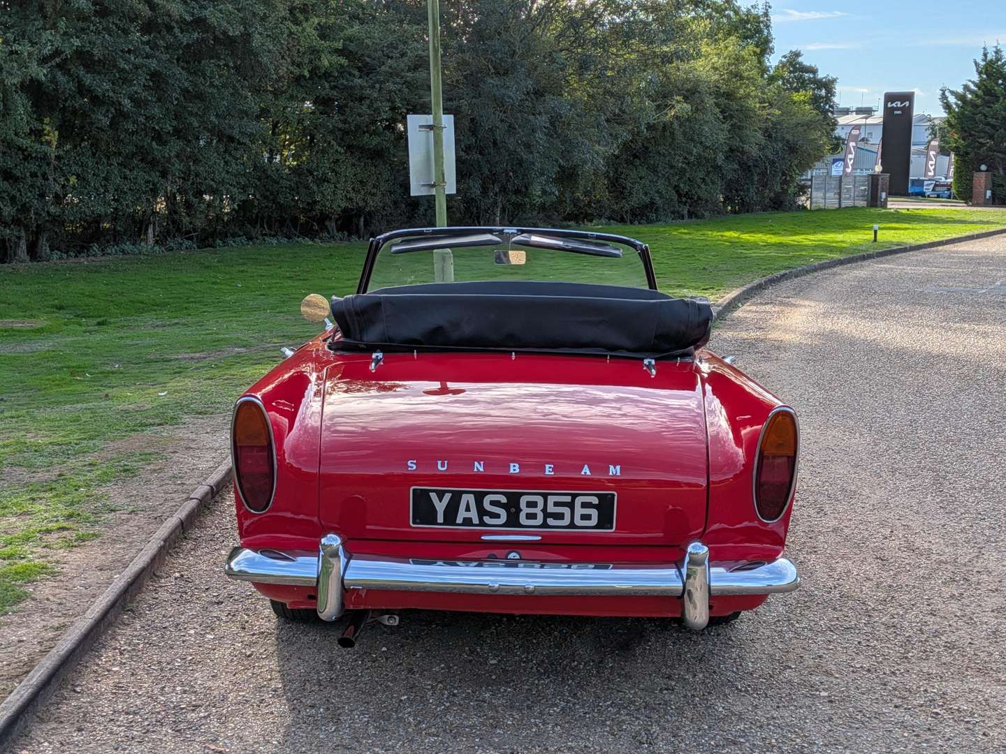 <p>1962 SUNBEAM ALPINE</p>
