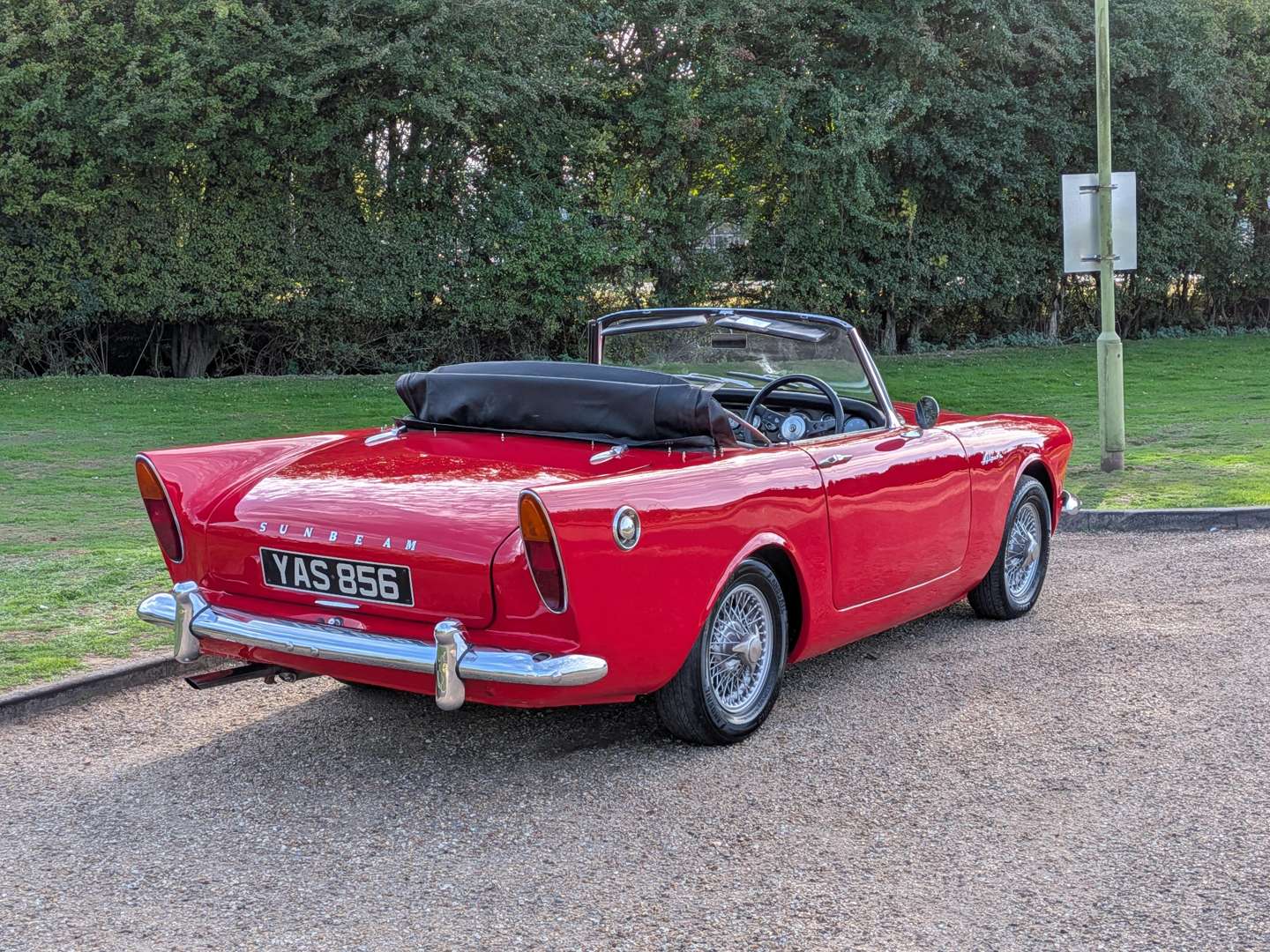 <p>1962 SUNBEAM ALPINE</p>