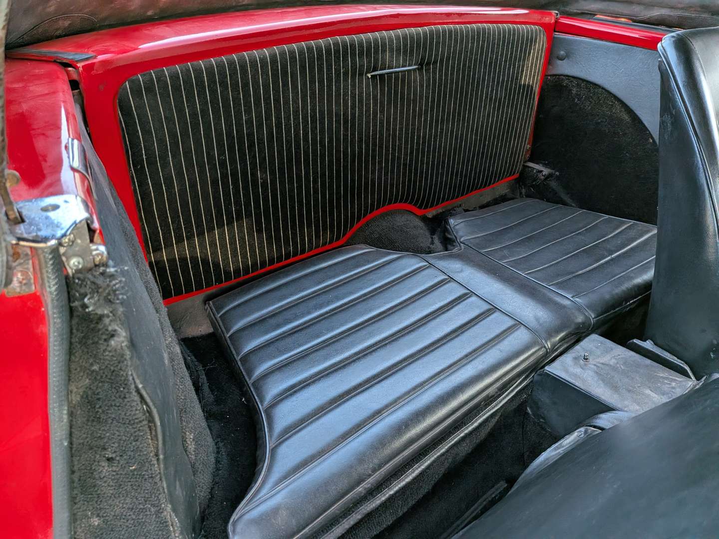 <p>1962 SUNBEAM ALPINE</p>