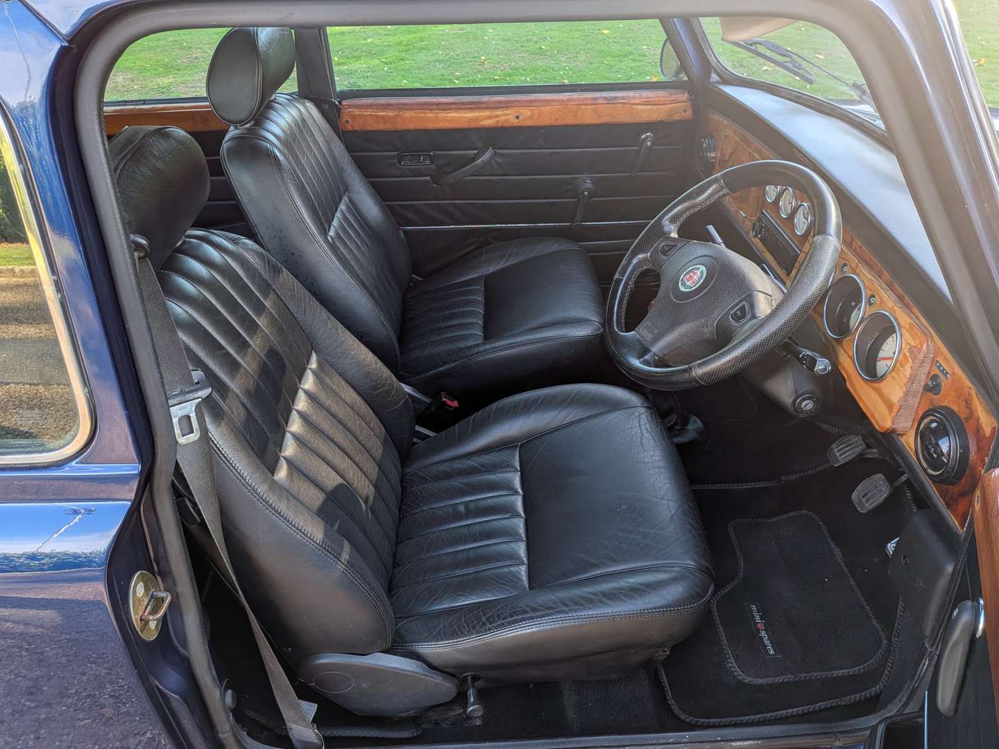 <p>1999 ROVER MINI COOPER MONZA</p>