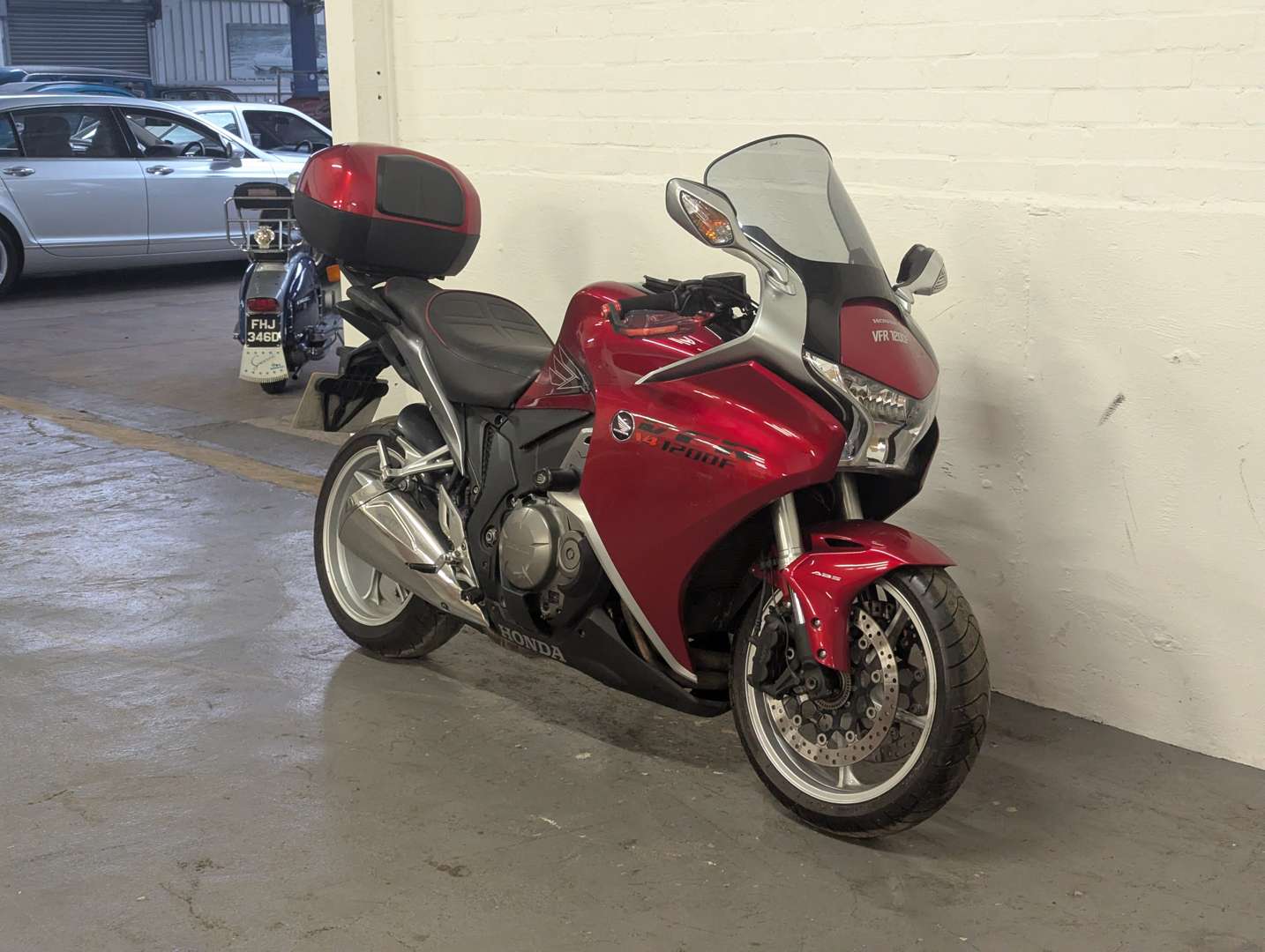<p>2011 HONDA VFR 1200F-A</p>