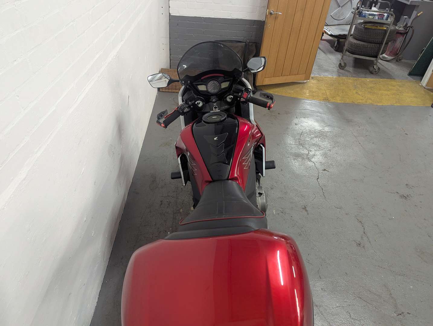 <p>2011 HONDA VFR 1200F-A</p>