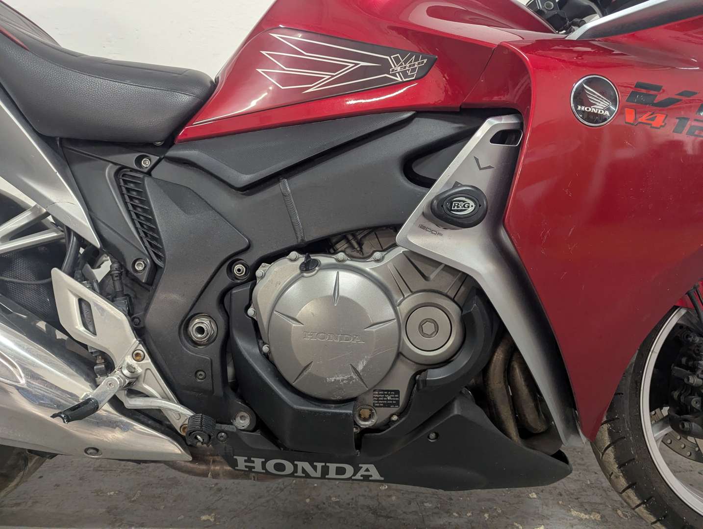 <p>2011 HONDA VFR 1200F-A</p>