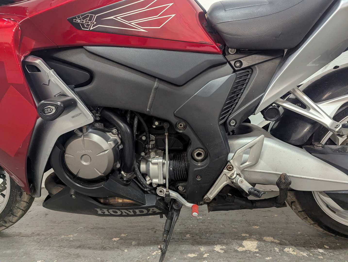 <p>2011 HONDA VFR 1200F-A</p>