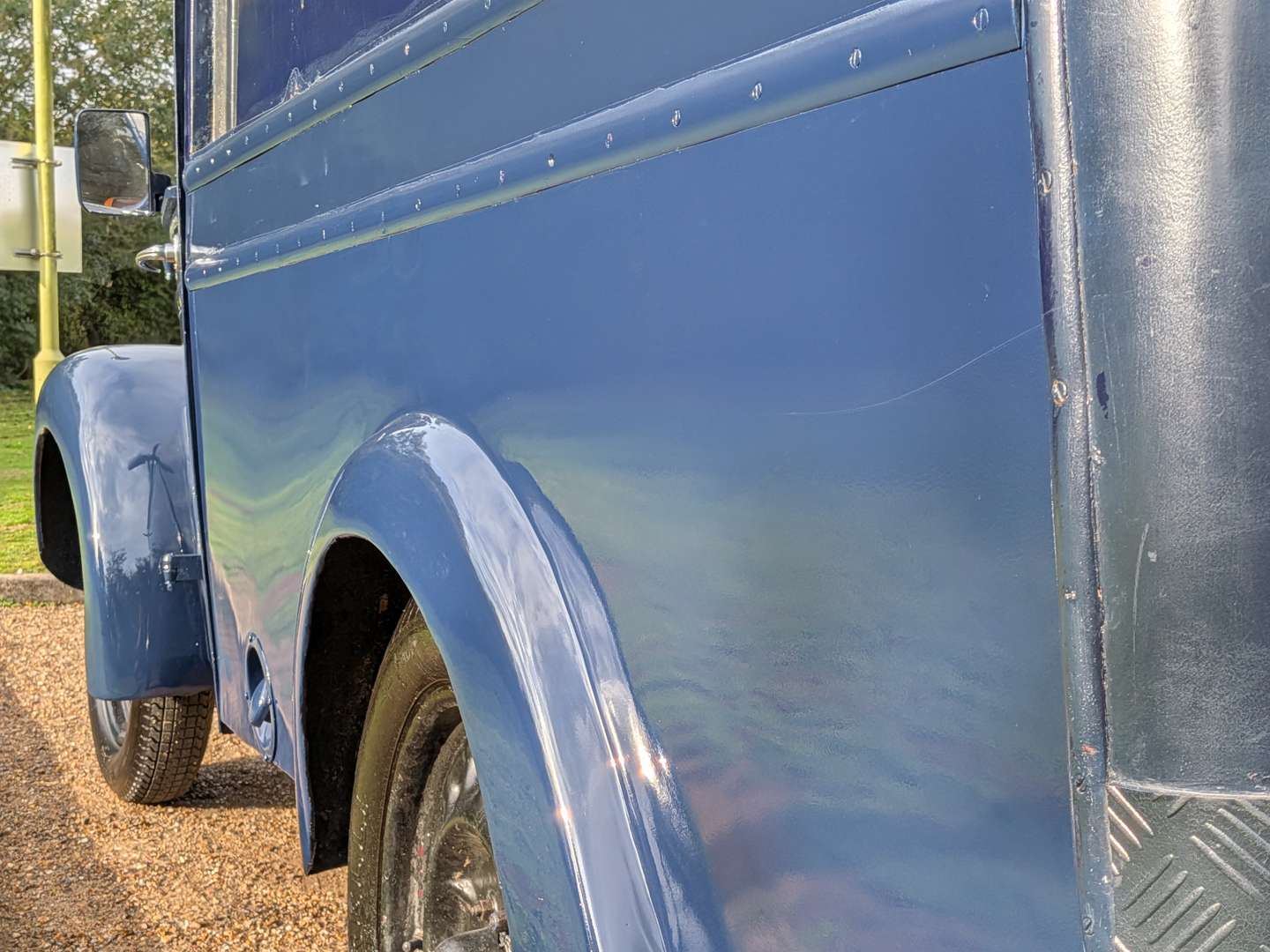 <p>1947 MORRIS ½ TON VAN</p>