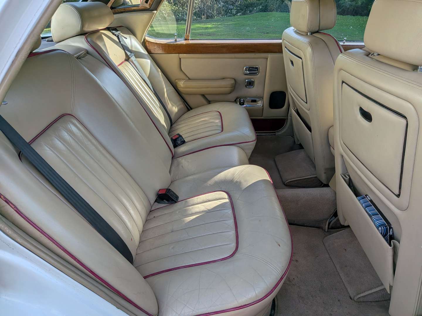 <p>1981 ROLLS ROYCE SILVER SPIRIT</p>