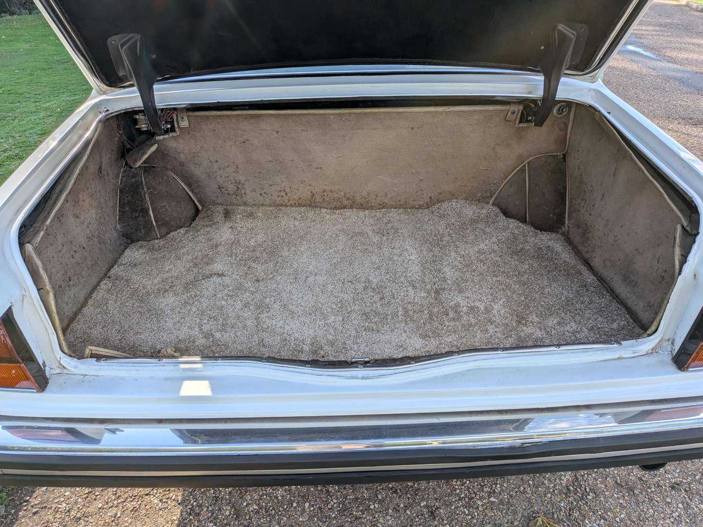 <p>1981 ROLLS ROYCE SILVER SPIRIT</p>