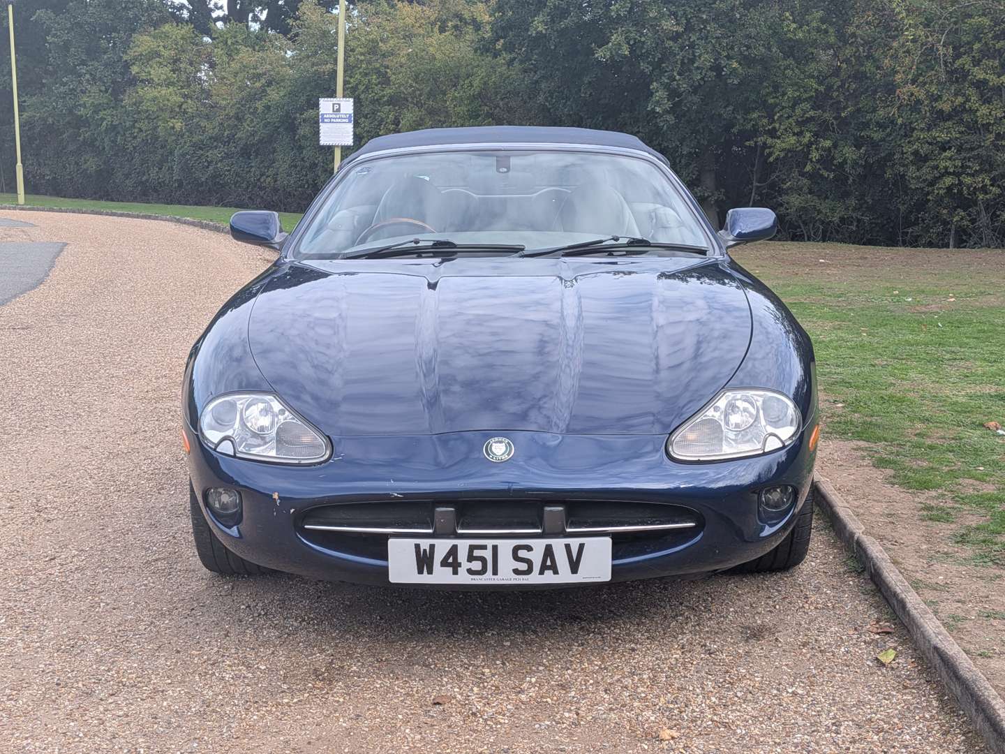 <p>2000 JAGUAR XK8</p>