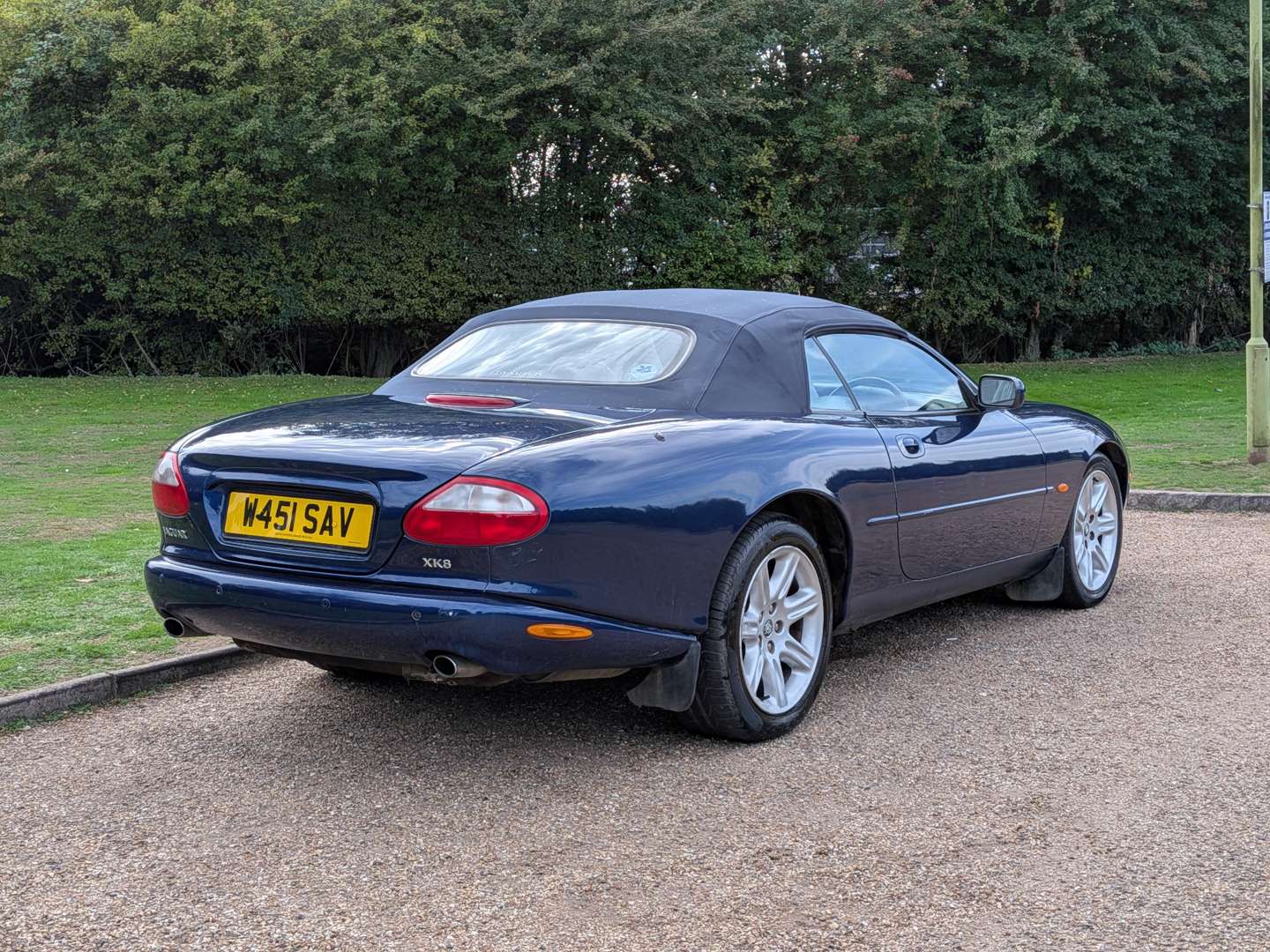 <p>2000 JAGUAR XK8</p>