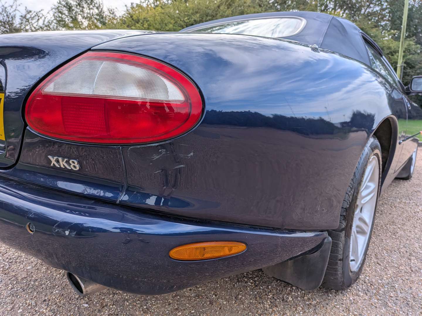 <p>2000 JAGUAR XK8</p>