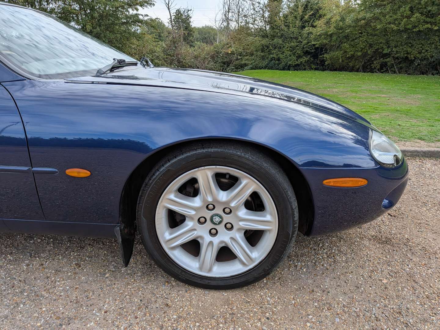 <p>2000 JAGUAR XK8</p>