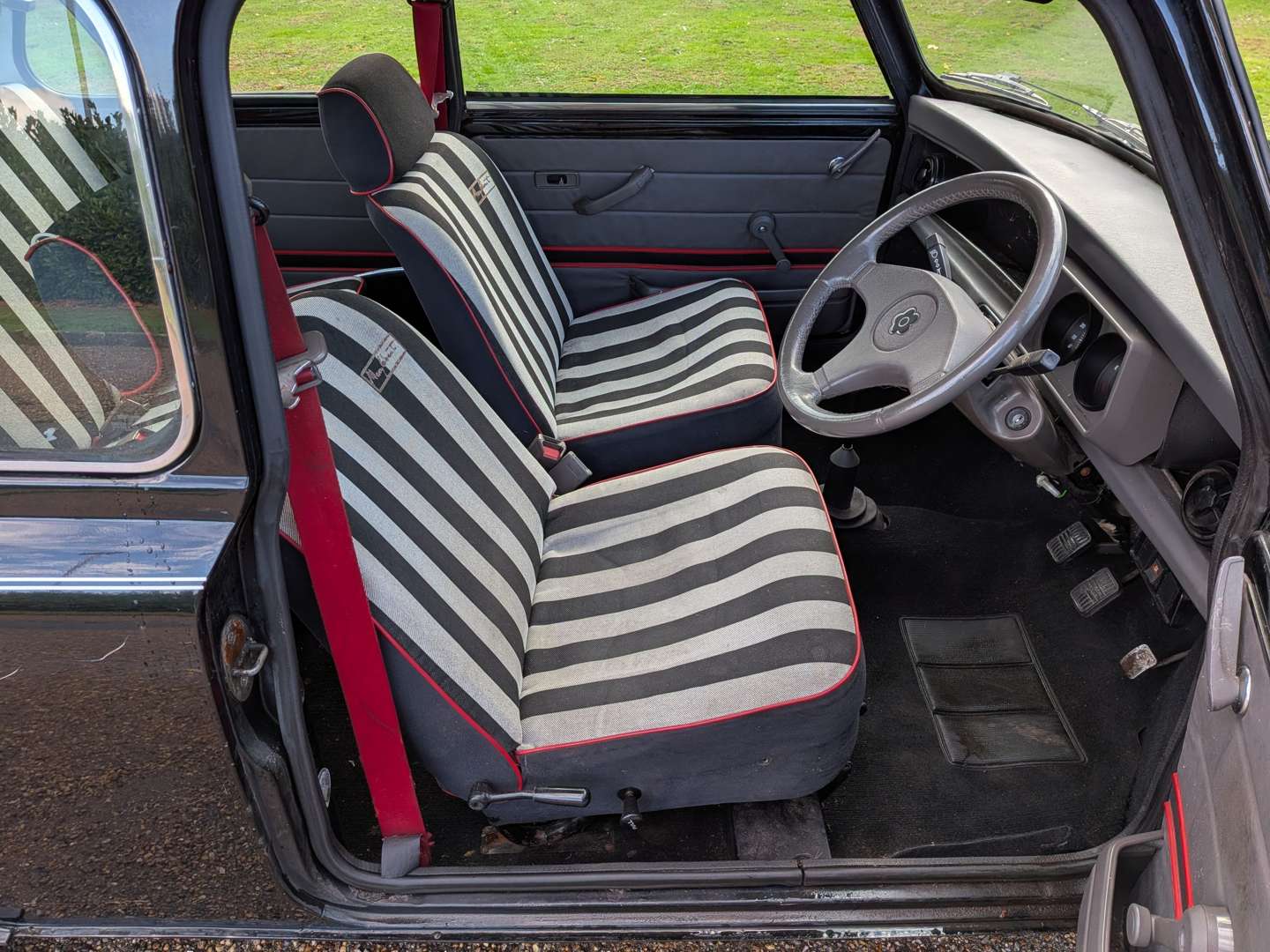 <p>1988 AUSTIN MINI DESIGNER</p>