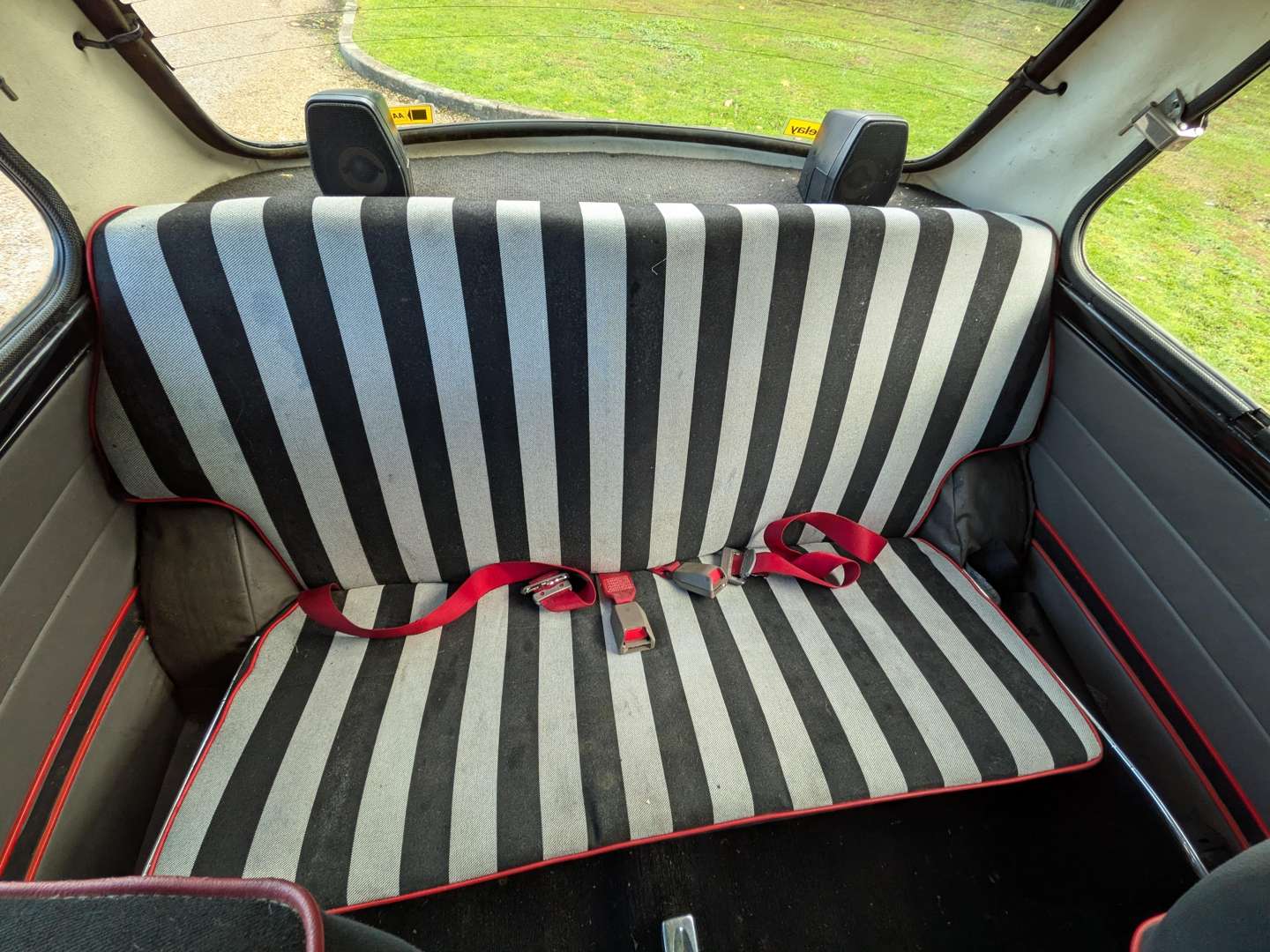 <p>1988 AUSTIN MINI DESIGNER</p>