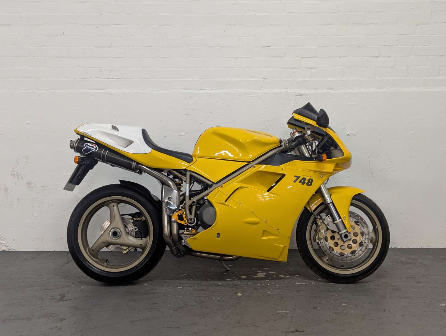 <p>1997 DUCATI 748 SP</p>