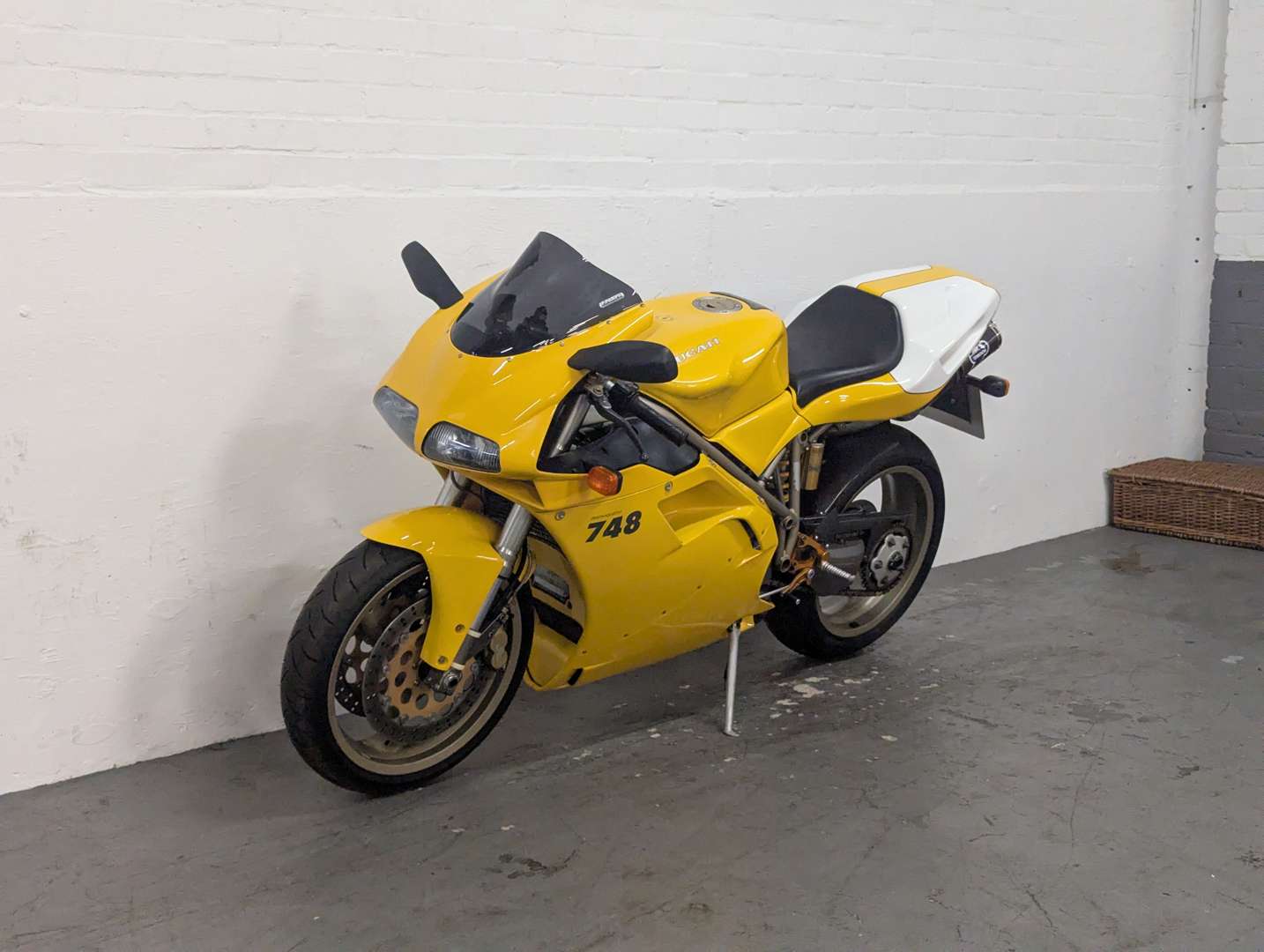 <p>1997 DUCATI 748 SP</p>