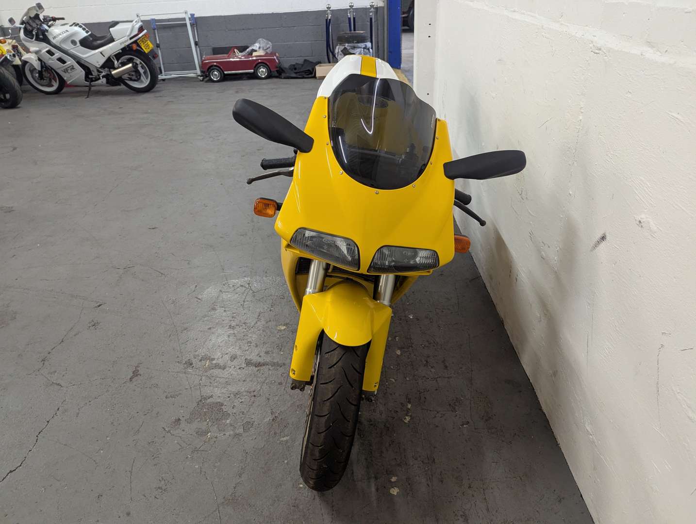 <p>1997 DUCATI 748 SP</p>