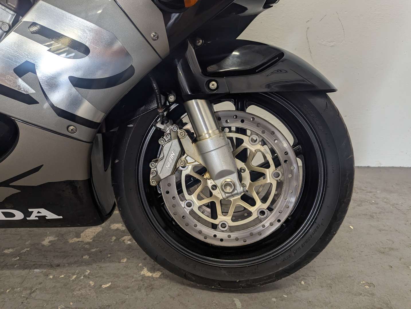 <p>1998 HONDA CBR900RR FIREBLADE</p>
