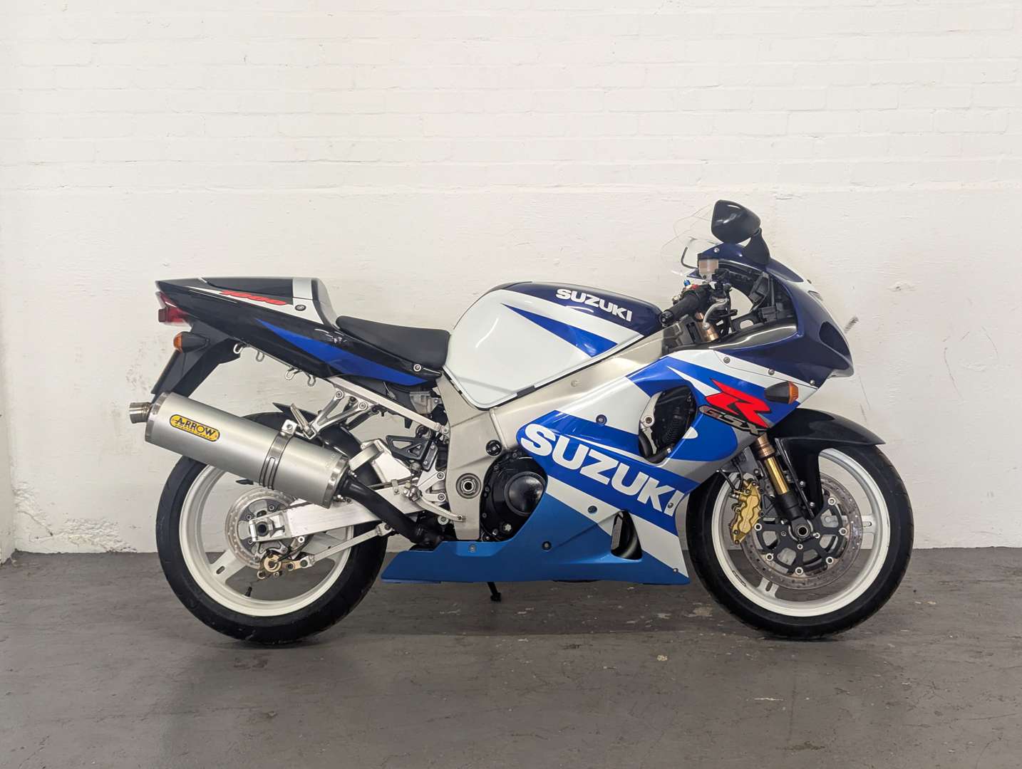 <p>2001 SUZUKI GSX R1000K1</p>